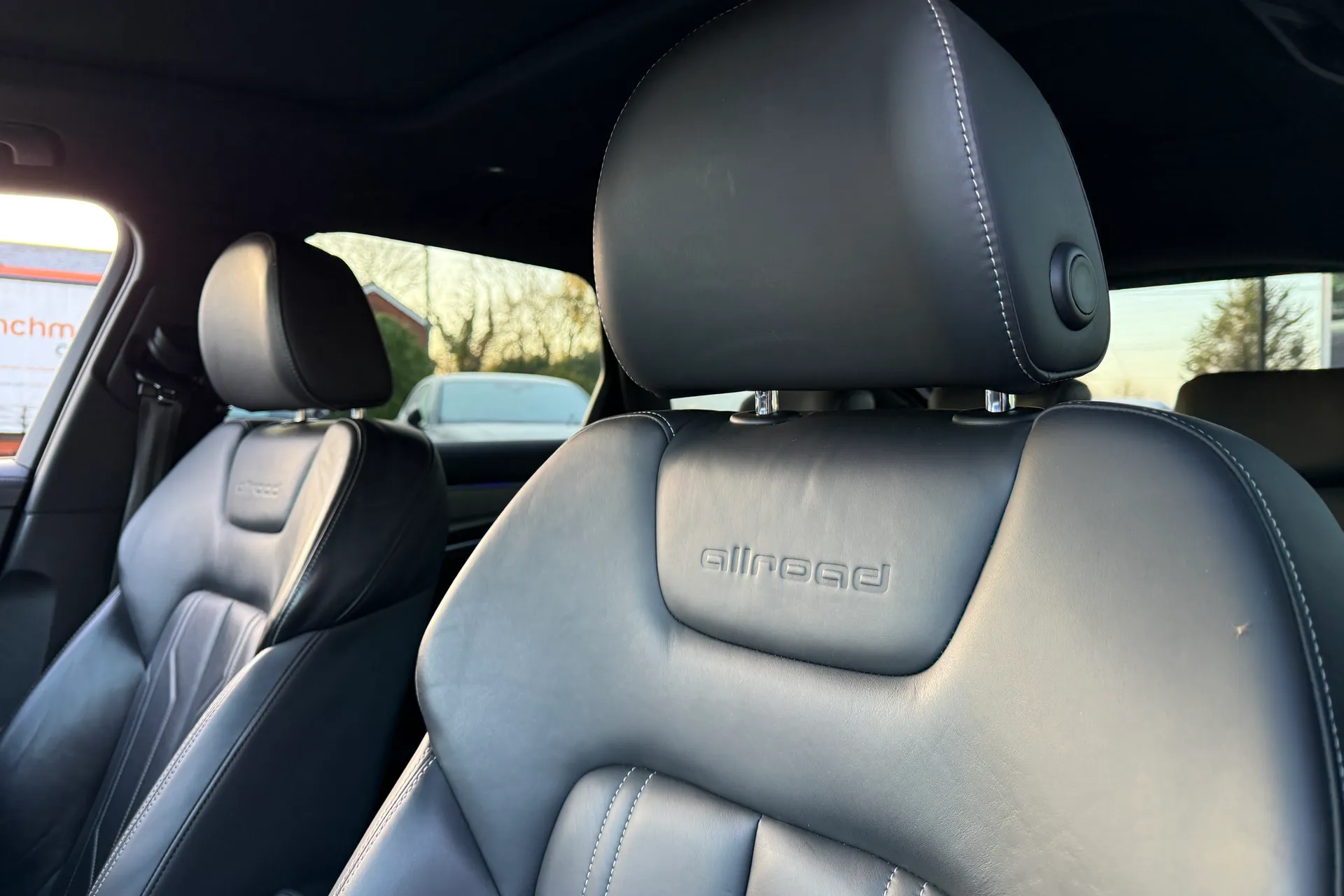 Audi A6 allroad thumbnail image number 36