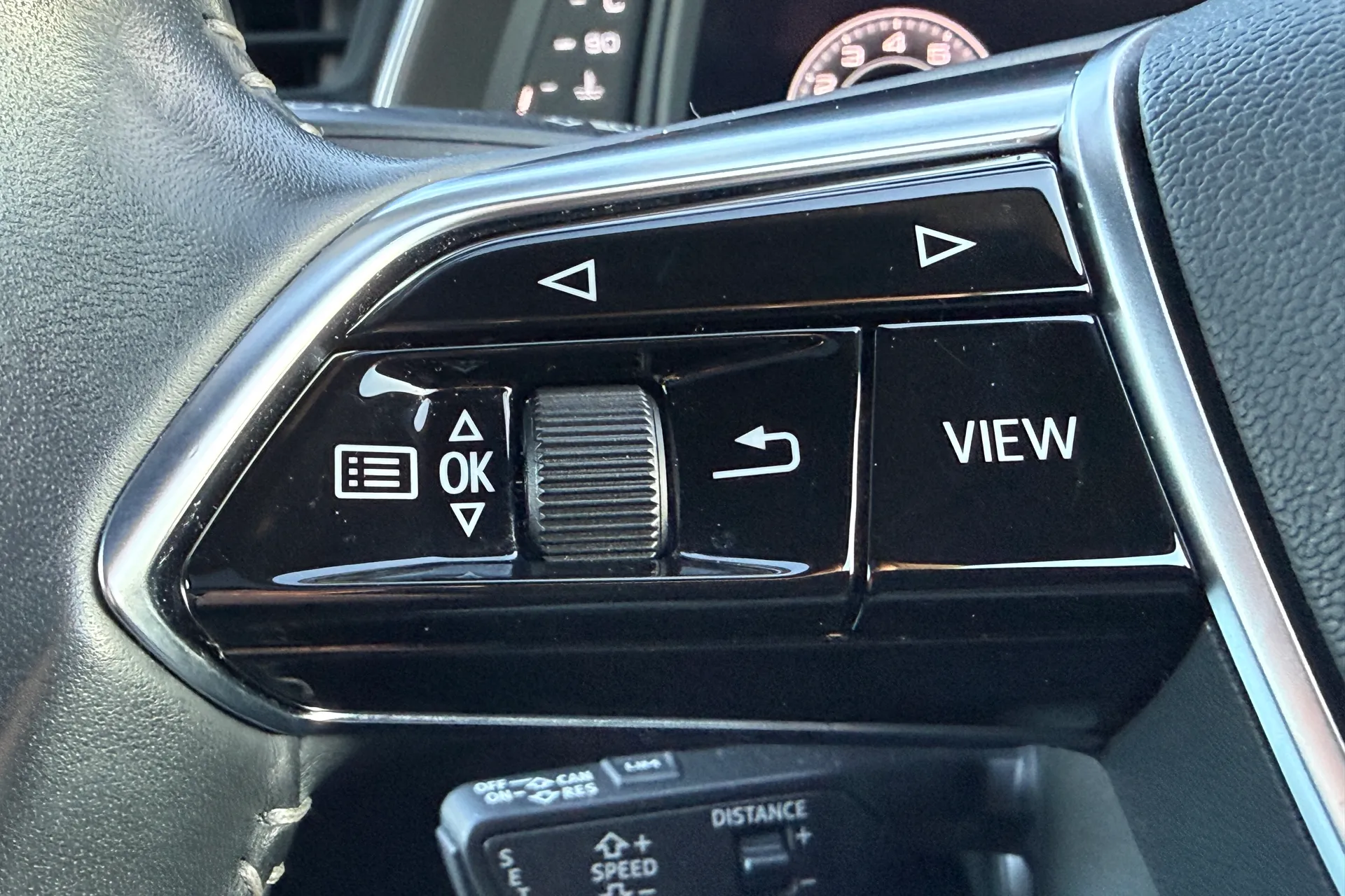 Audi A6 allroad thumbnail image number 26