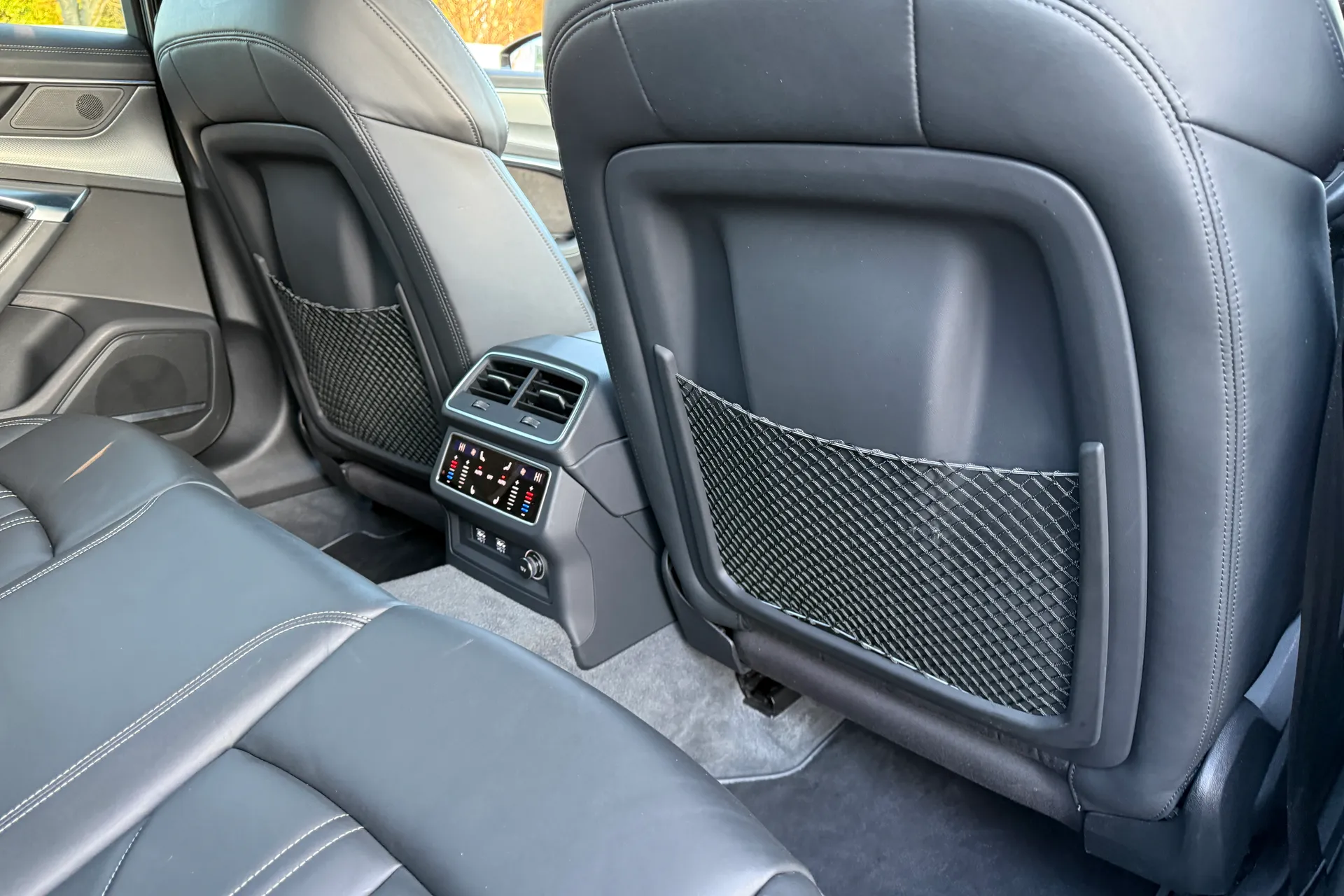 Audi A6 allroad thumbnail image number 56