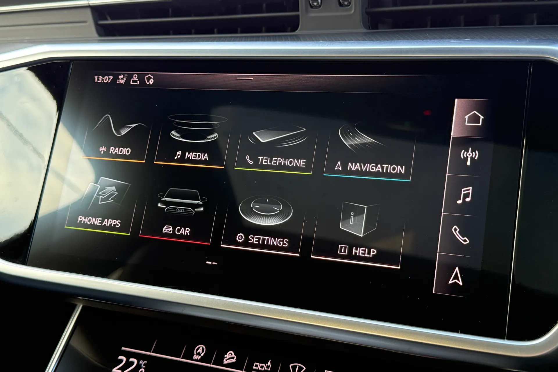 Audi A6 allroad thumbnail image number 15