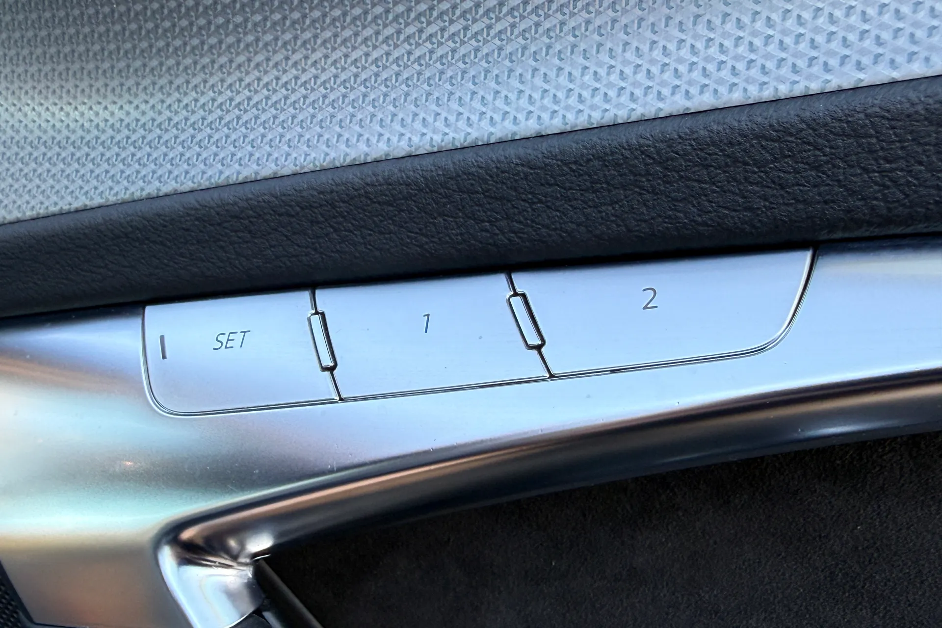 Audi A6 allroad thumbnail image number 20