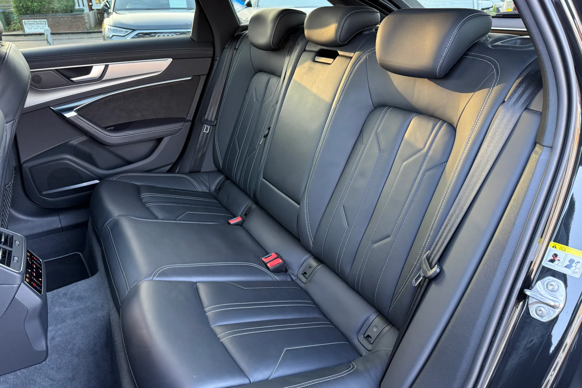 Audi A6 allroad thumbnail image number 51