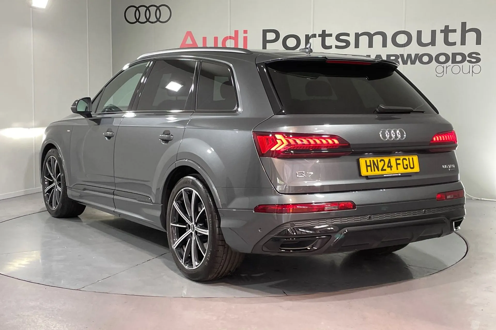 Audi Q7 thumbnail image number 8