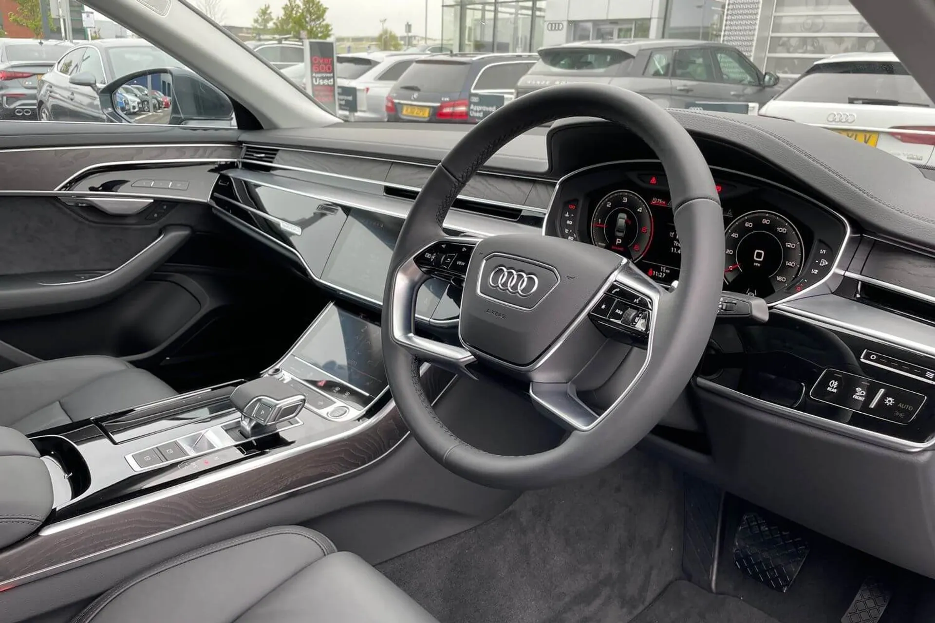 Audi A8 thumbnail image number 6