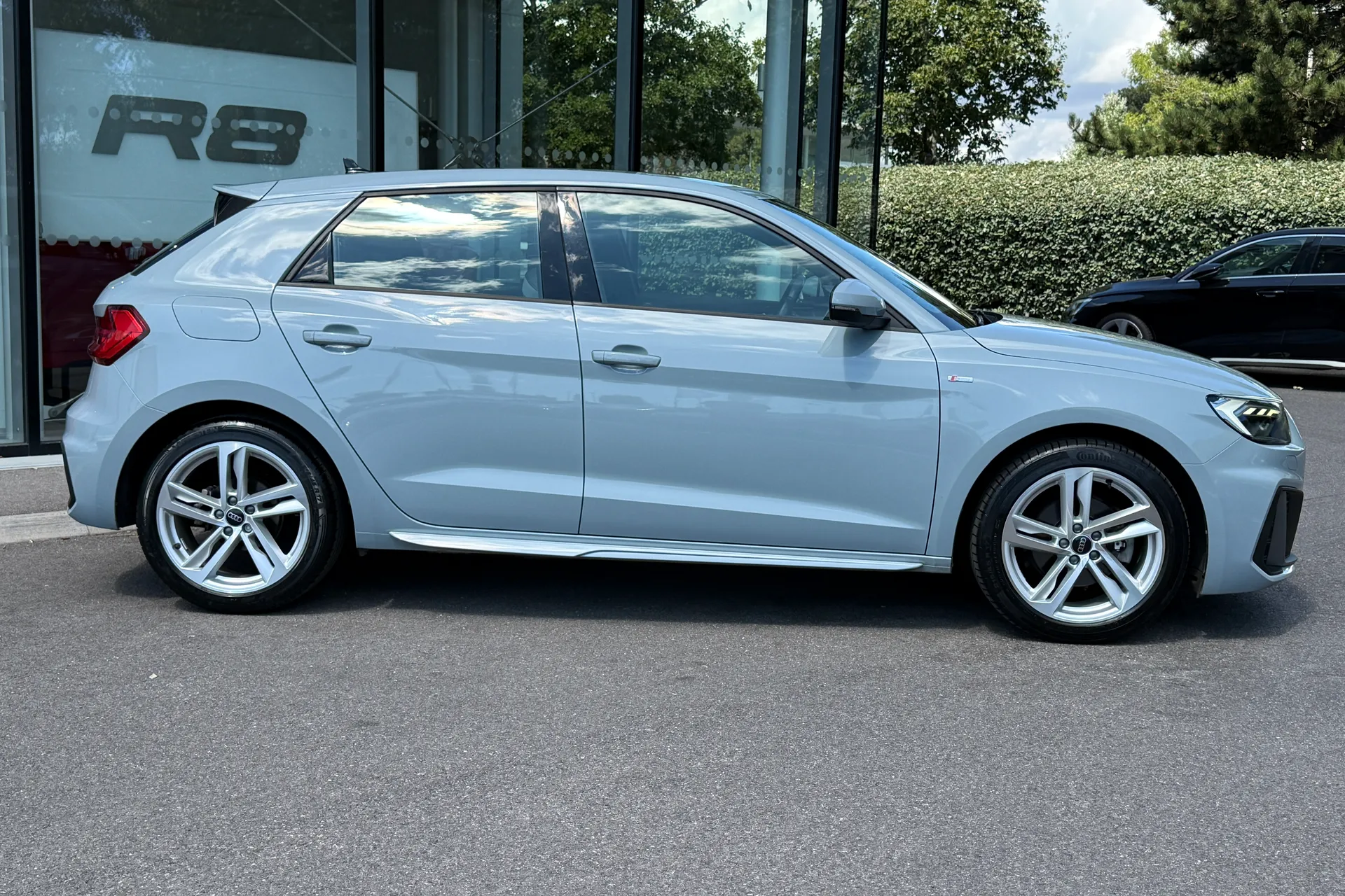Audi A1 thumbnail image number 2