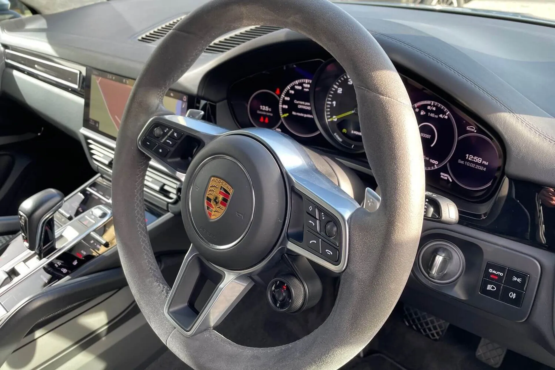 Porsche CAYENNE thumbnail image number 23