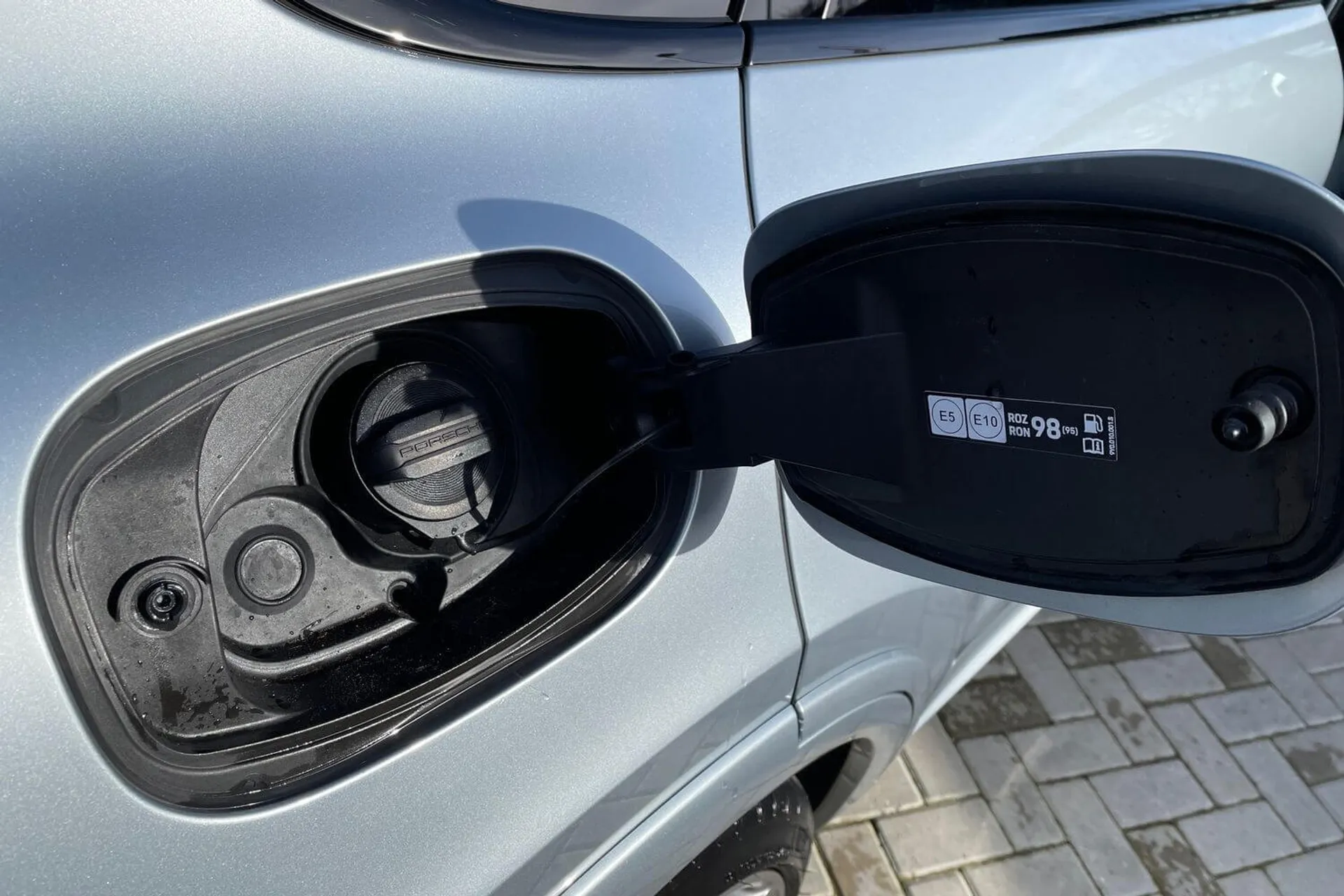 Porsche CAYENNE thumbnail image number 15