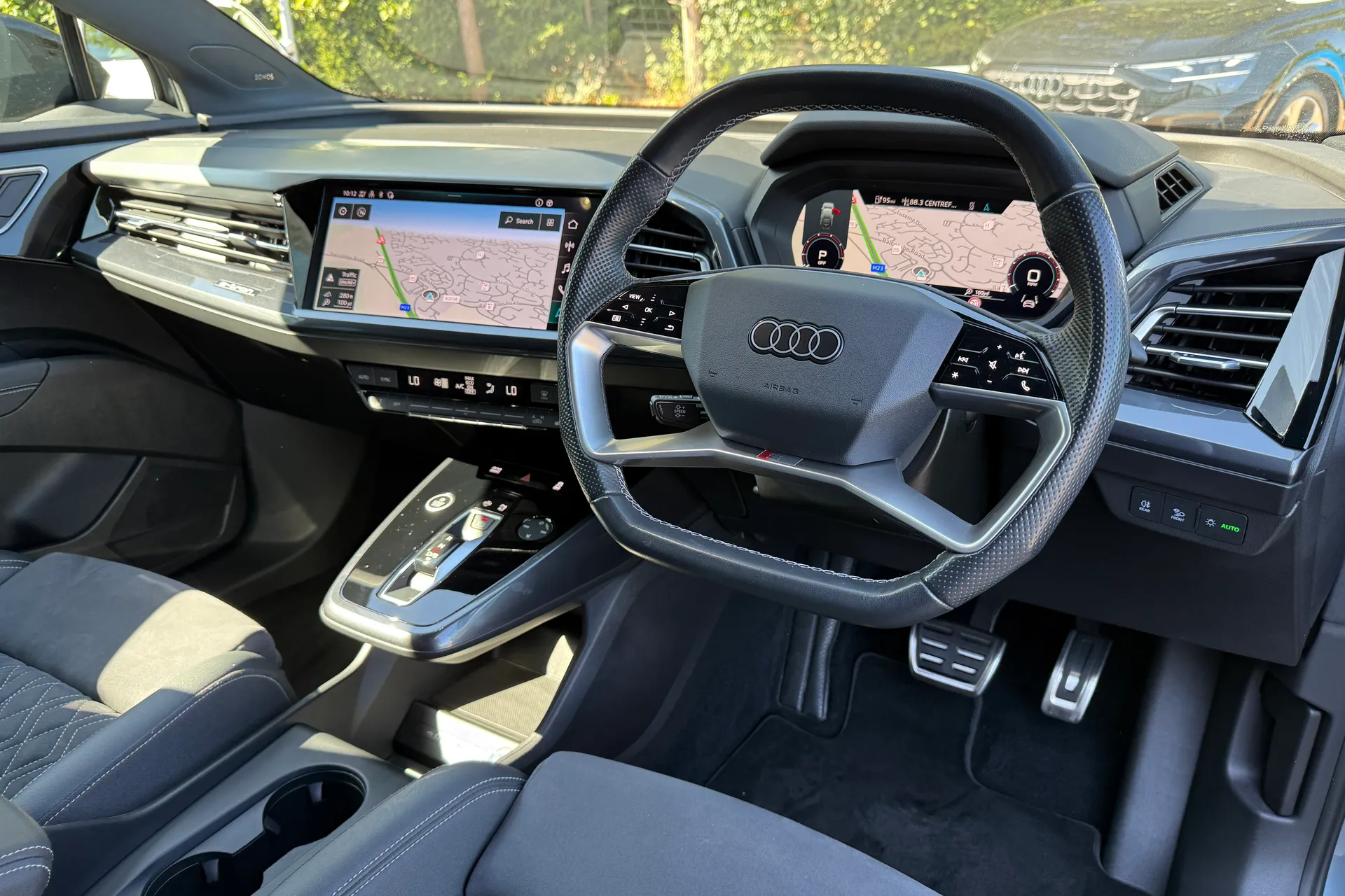 Audi Q4 thumbnail image number 20