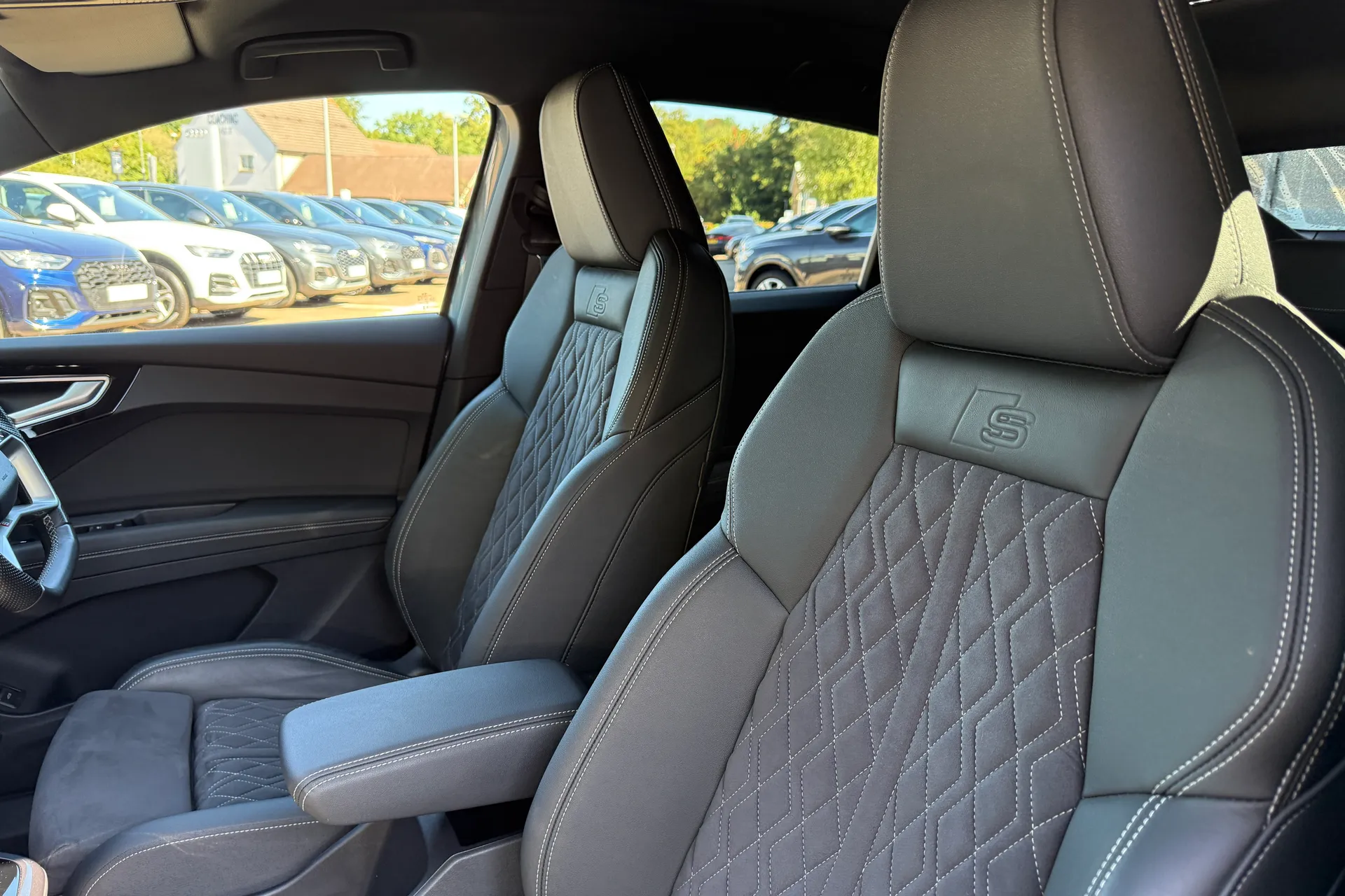 Audi Q4 thumbnail image number 42