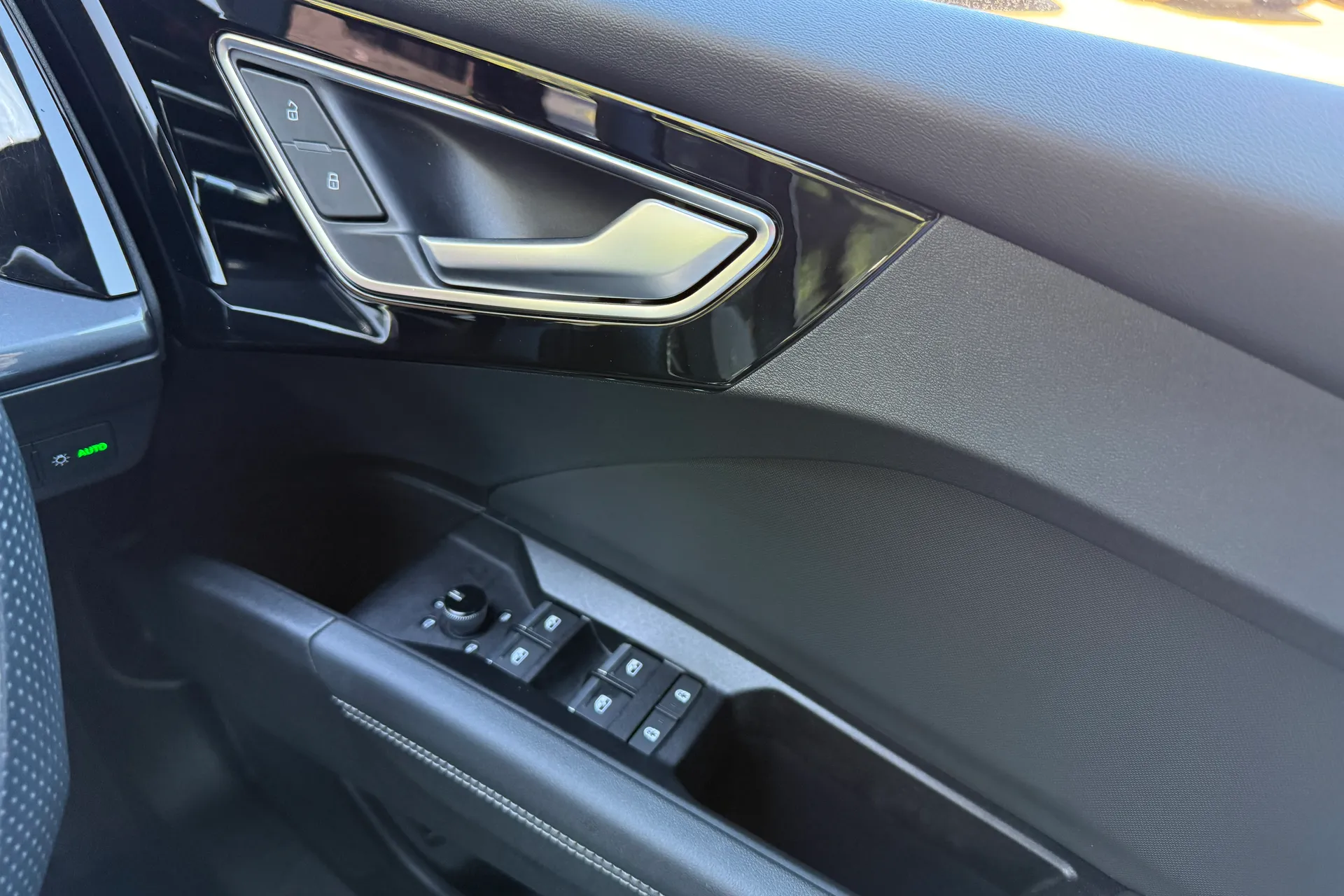 Audi Q4 thumbnail image number 18