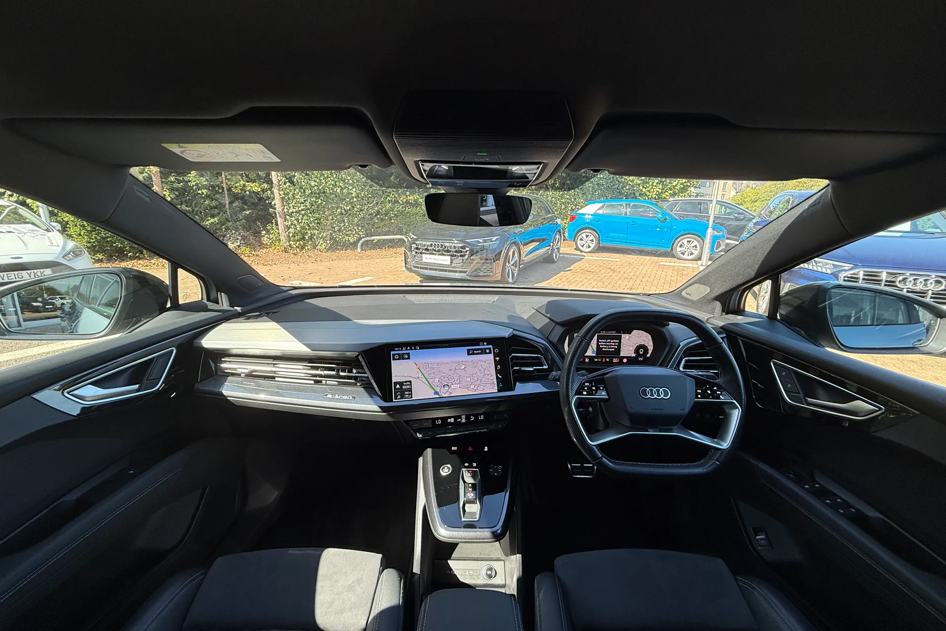 Audi Q4 thumbnail image number 3