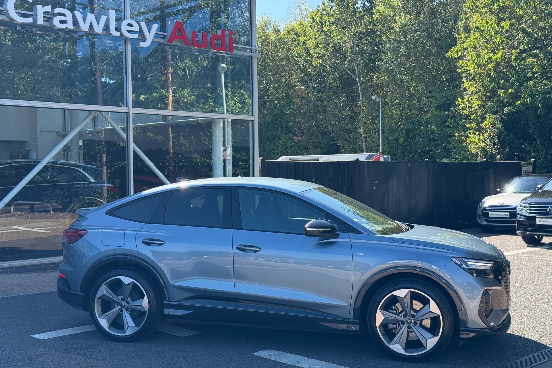 Audi Q4 thumbnail image number 2