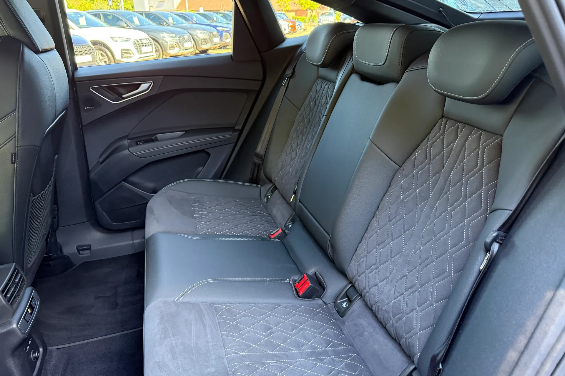 Audi Q4 thumbnail image number 39