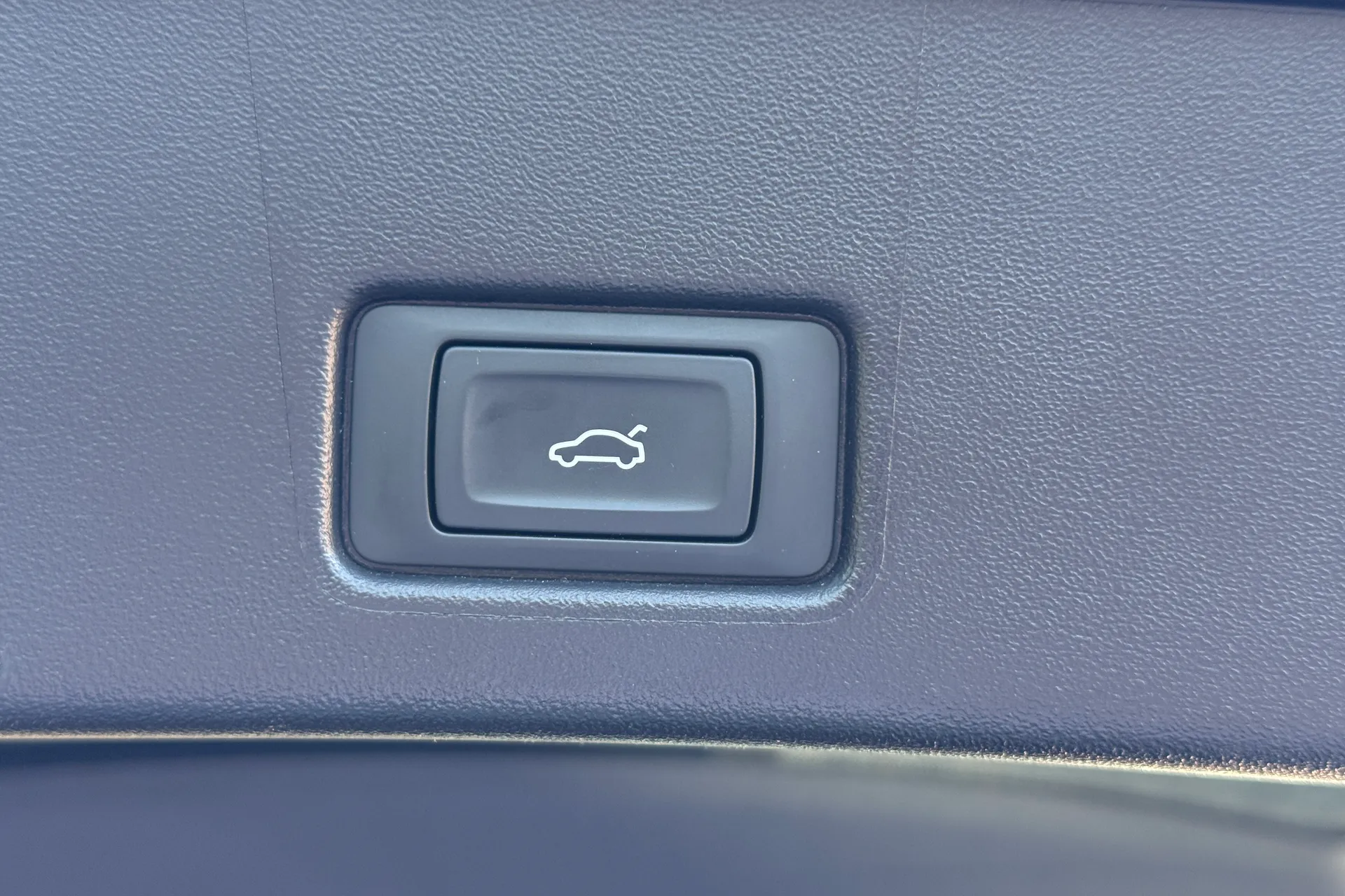 Audi Q4 thumbnail image number 35