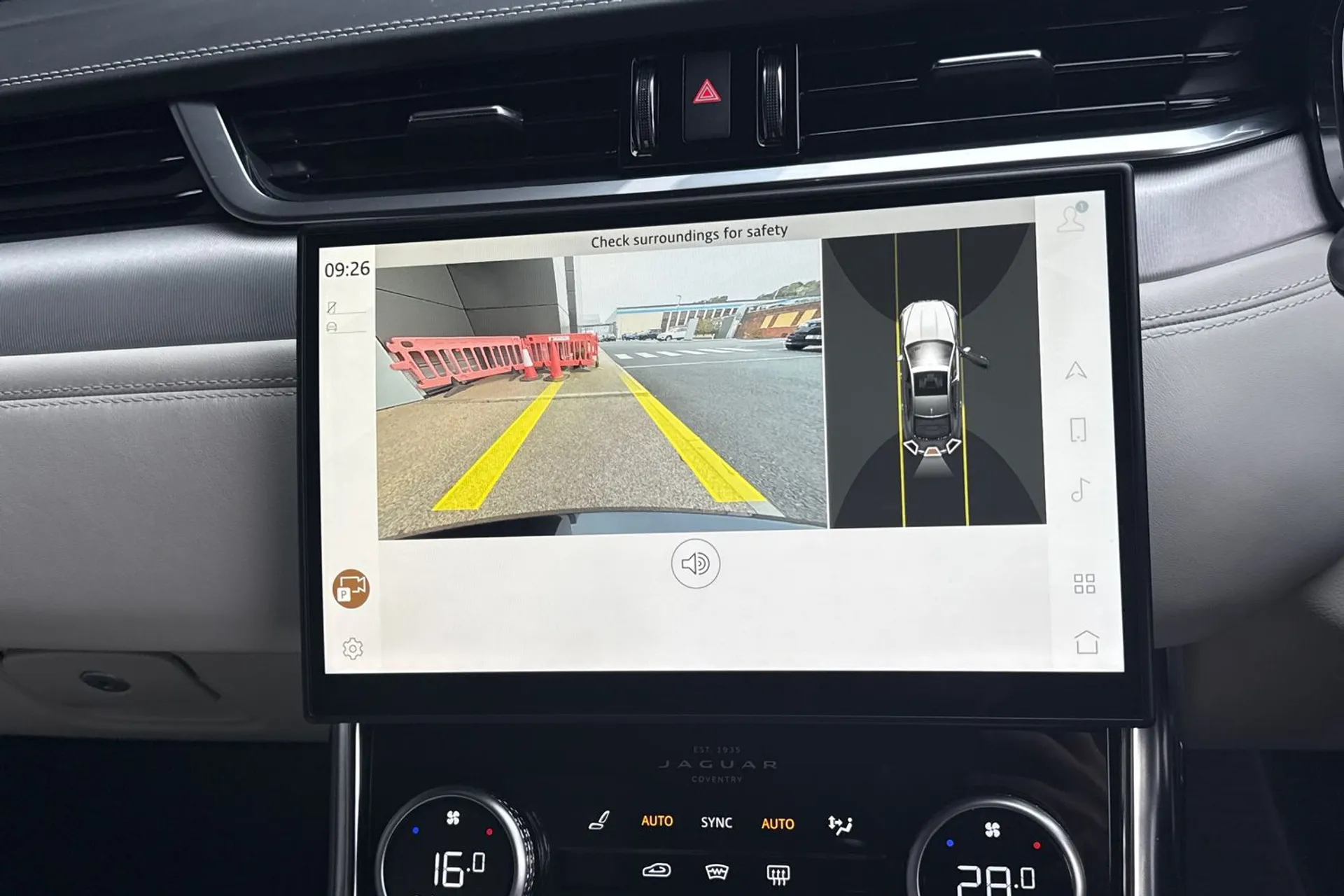 Jaguar XF thumbnail image number 4