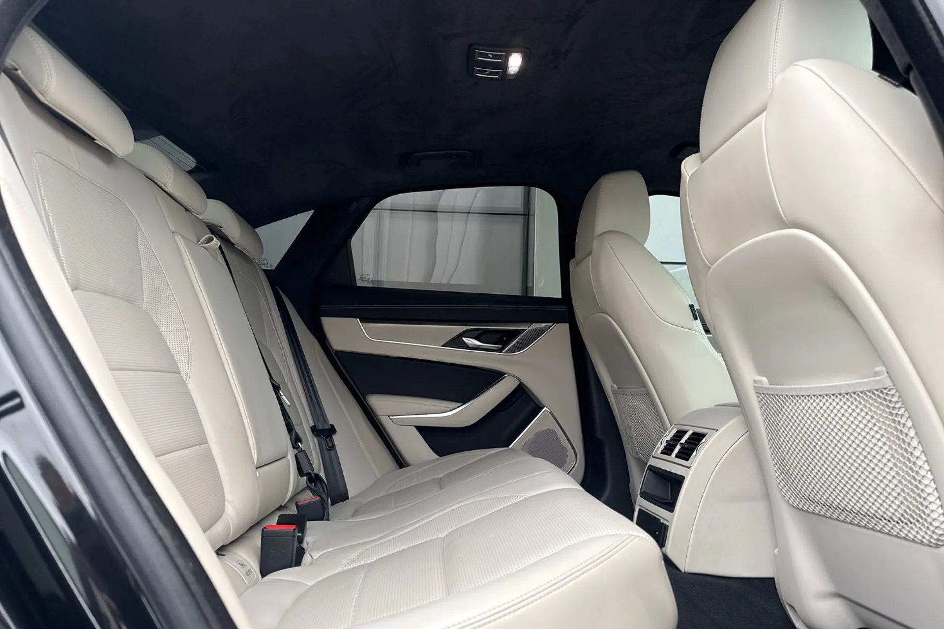 Jaguar XF thumbnail image number 43