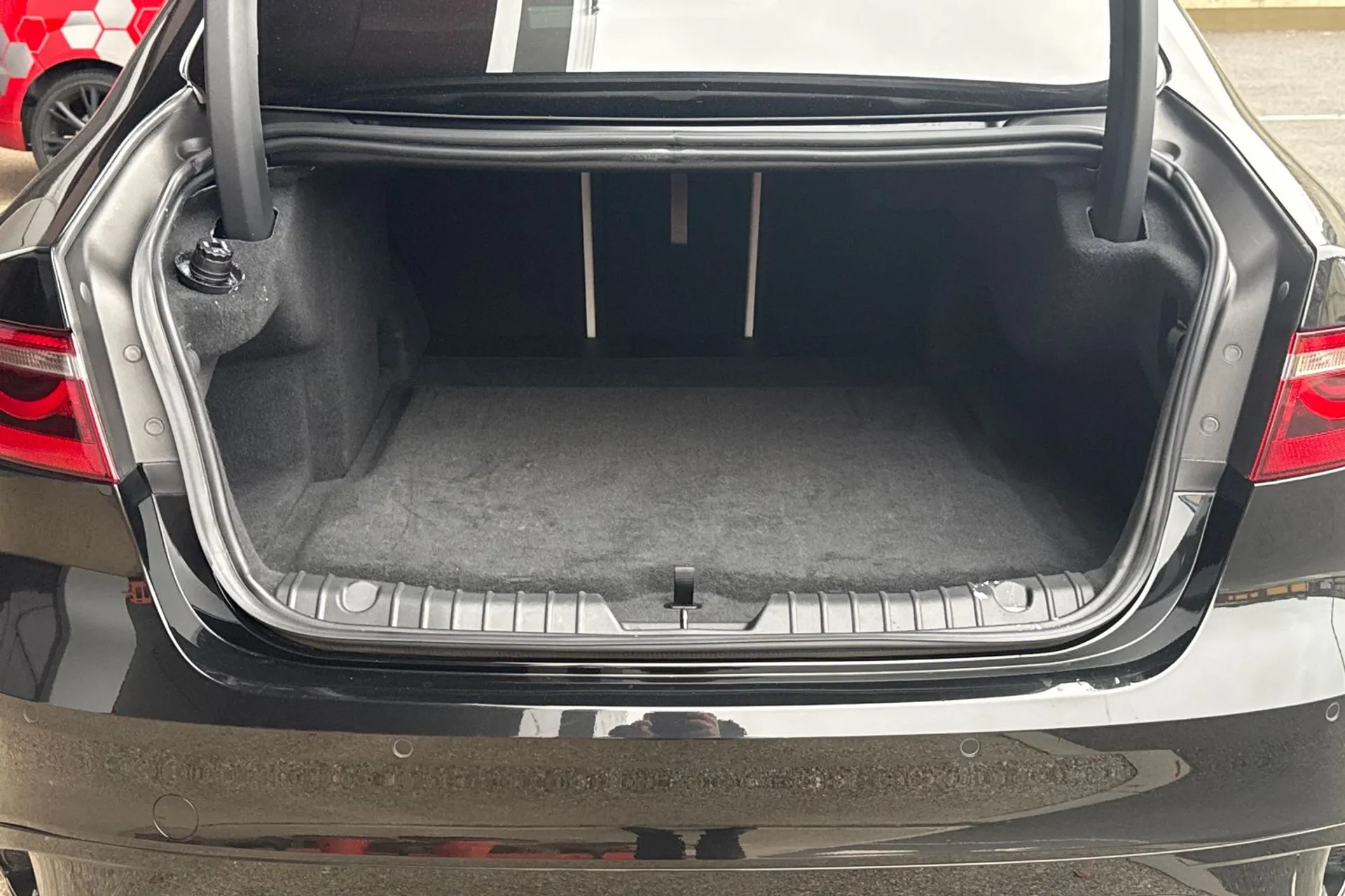 Jaguar XF thumbnail image number 41