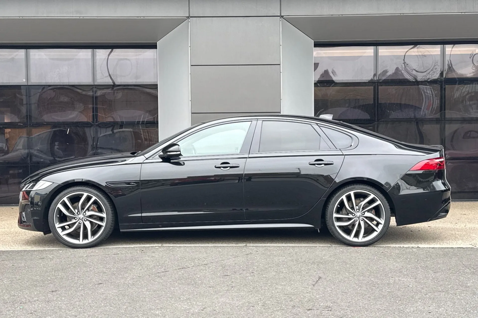 Jaguar XF thumbnail image number 10