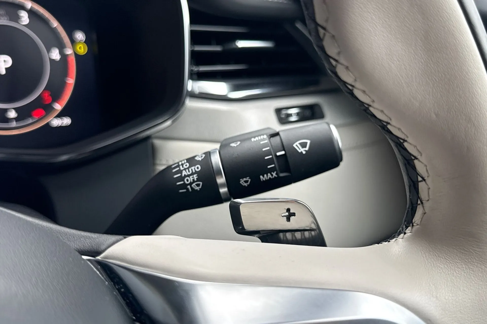 Jaguar XF thumbnail image number 33