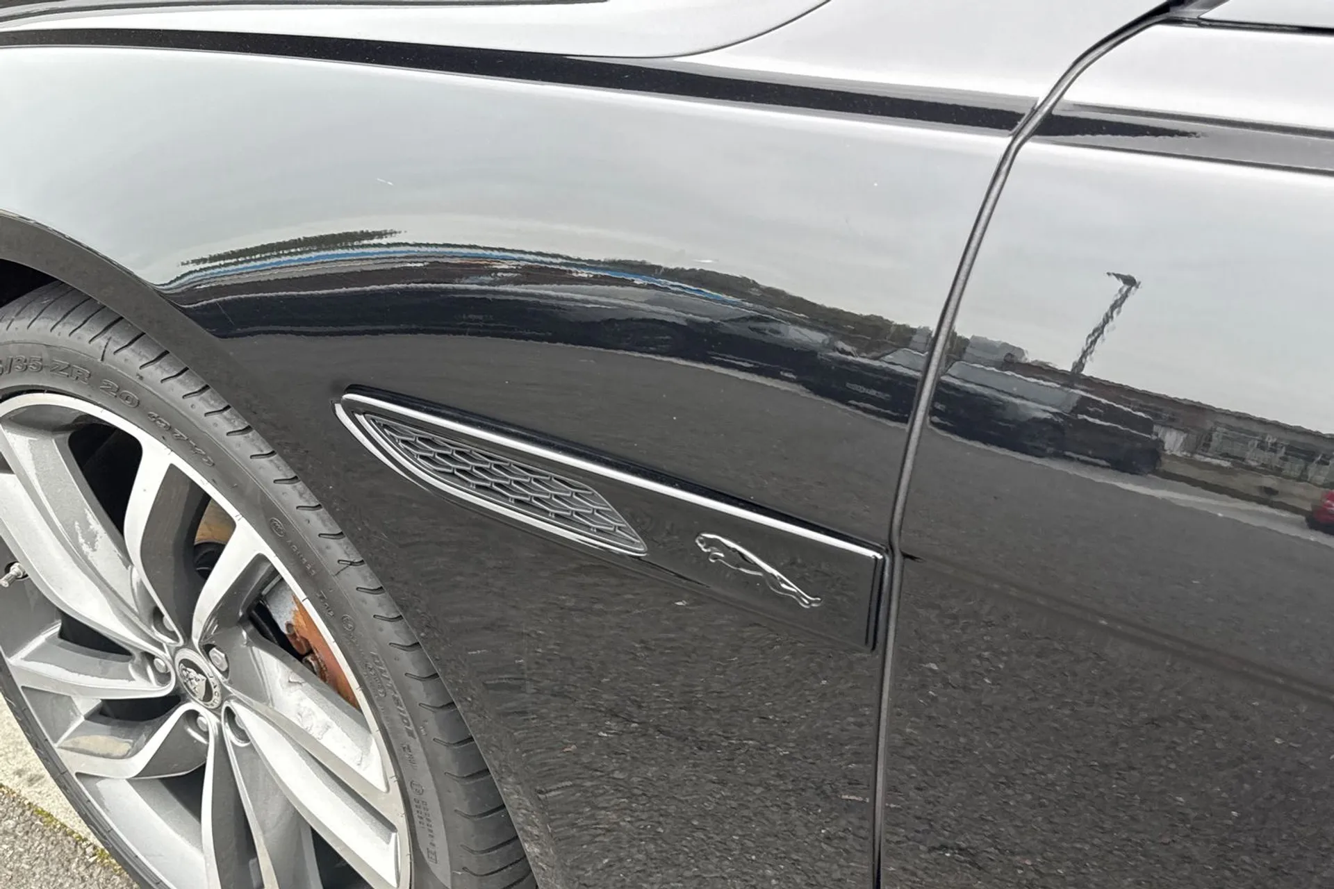 Jaguar XF thumbnail image number 37