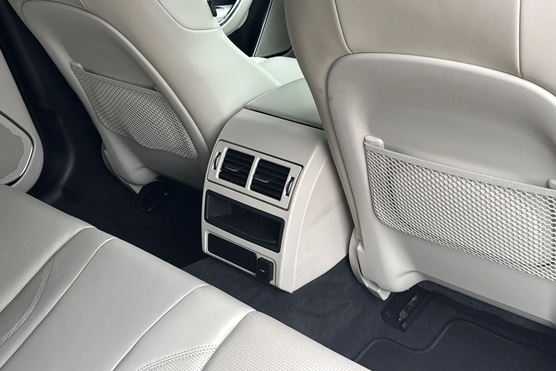 Jaguar XF thumbnail image number 46