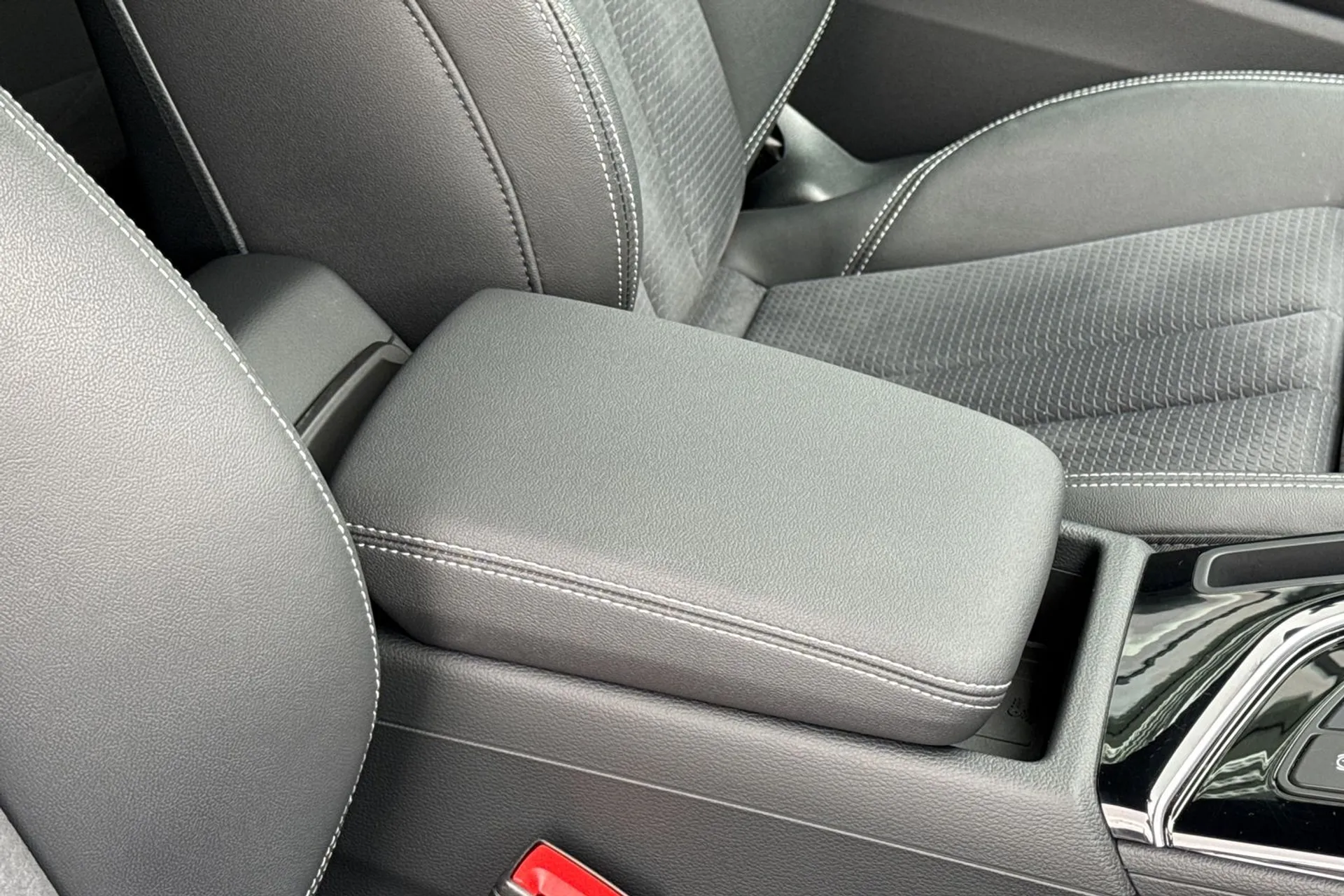 Audi A5 thumbnail image number 40