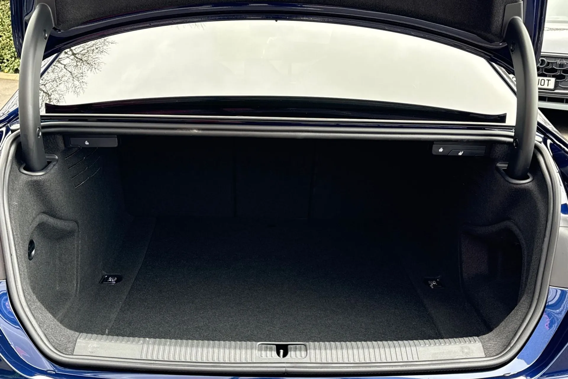 Audi A5 thumbnail image number 34