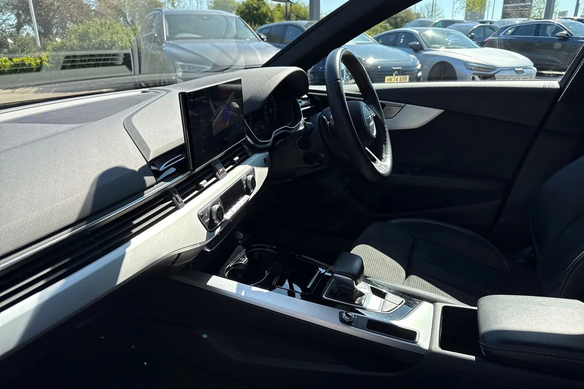 Audi A4 thumbnail image number 13