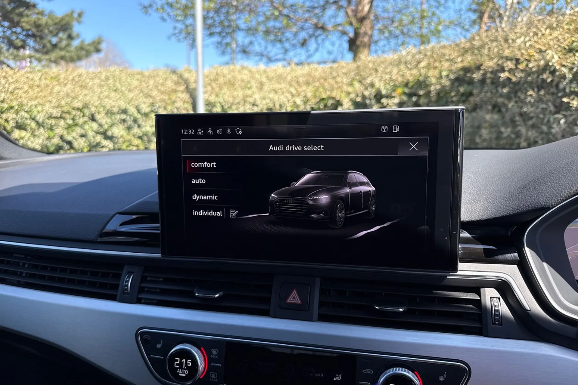 Audi A4 thumbnail image number 17