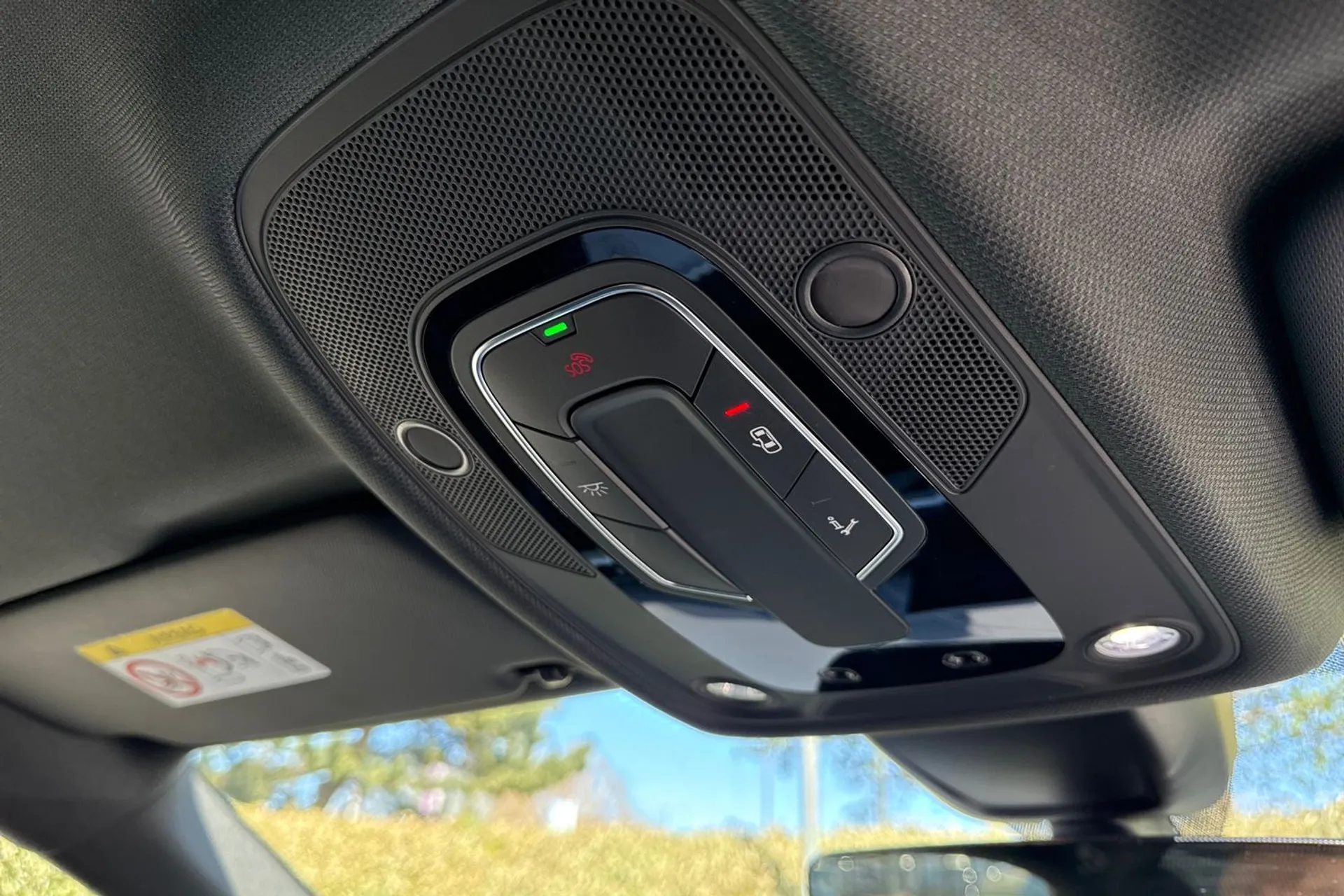 Audi A4 thumbnail image number 32