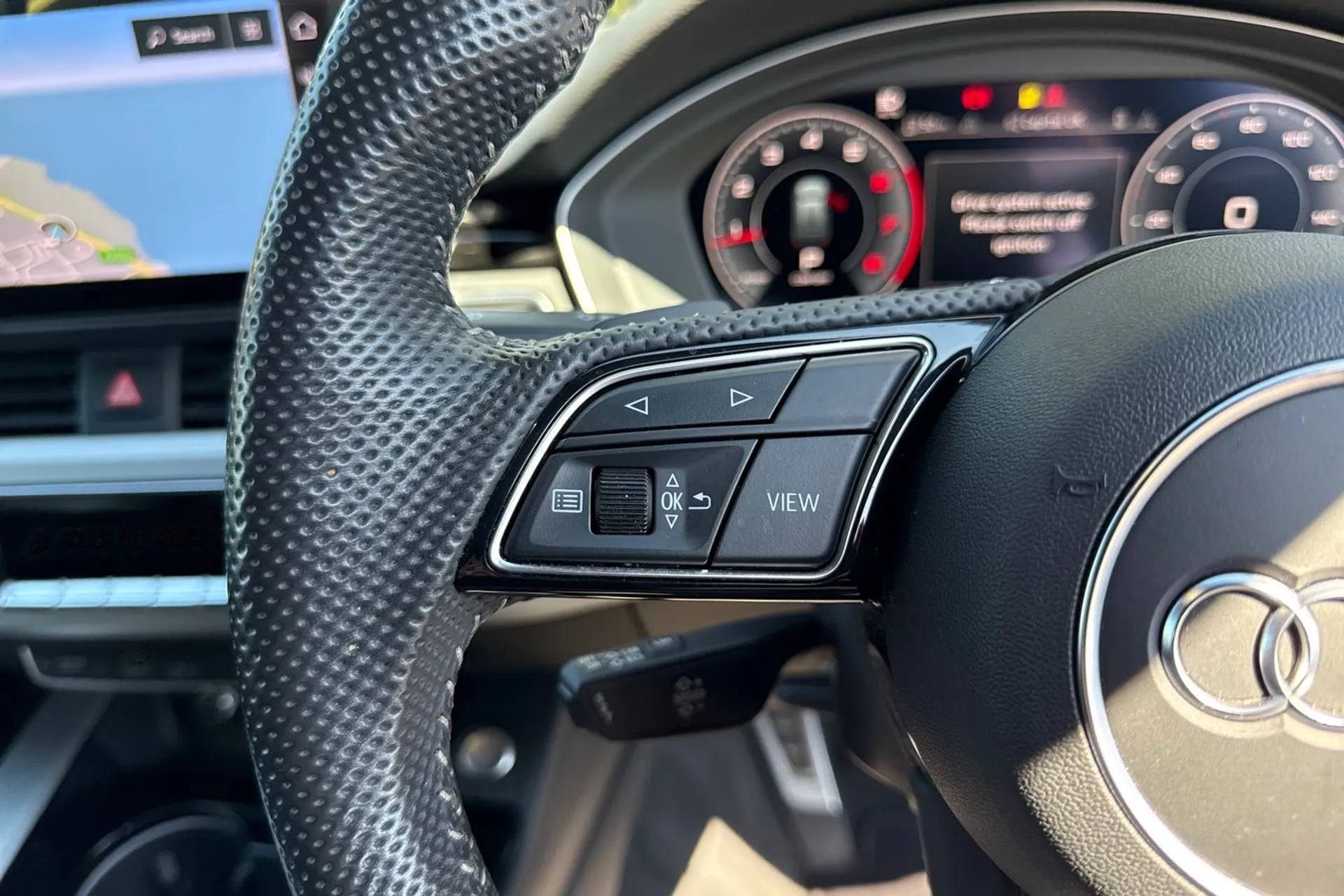 Audi A4 thumbnail image number 39