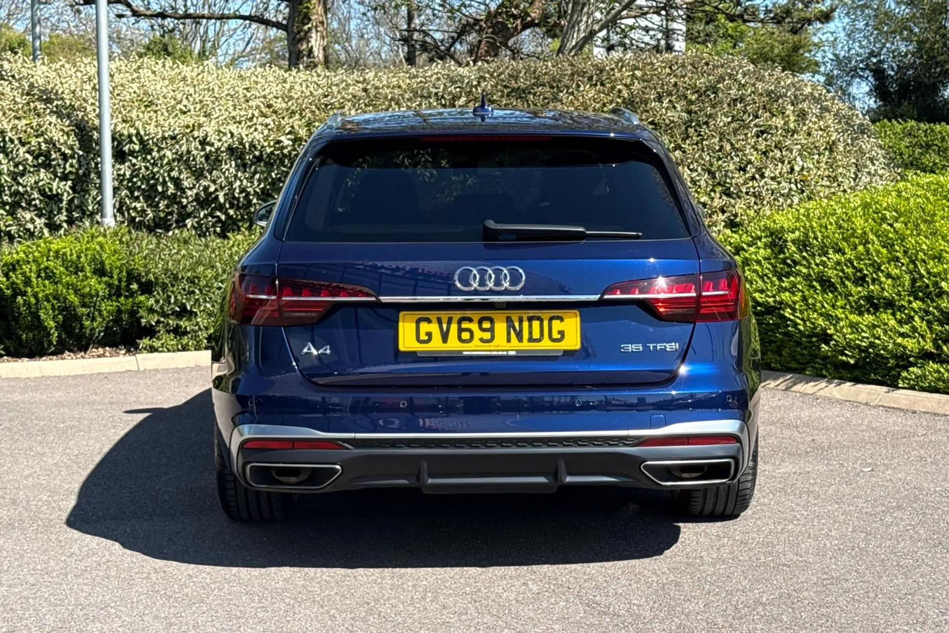 Audi A4 thumbnail image number 11