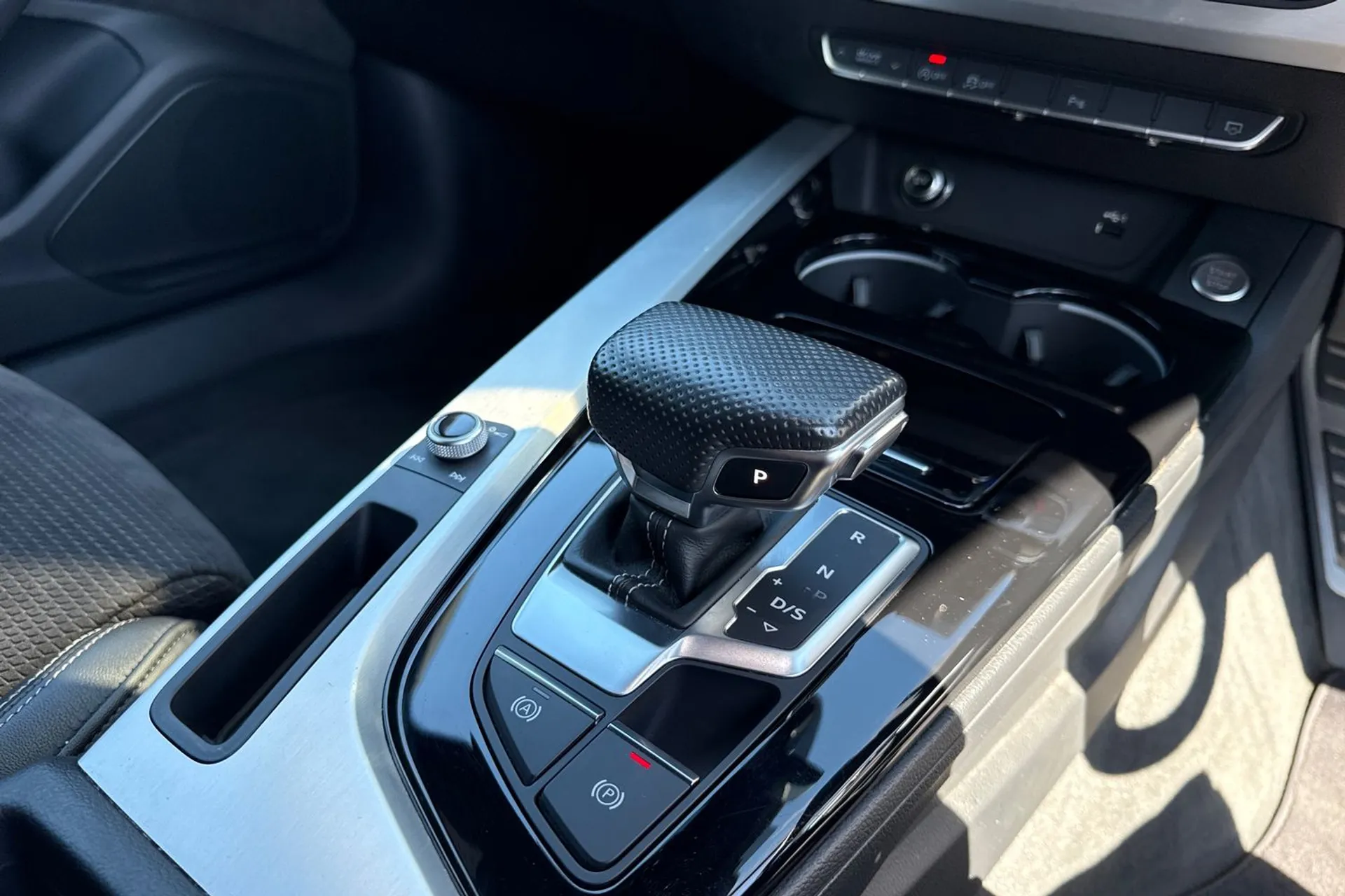 Audi A4 thumbnail image number 9