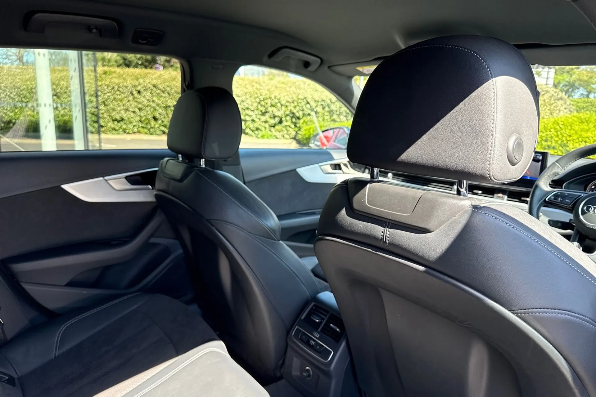 Audi A4 thumbnail image number 43