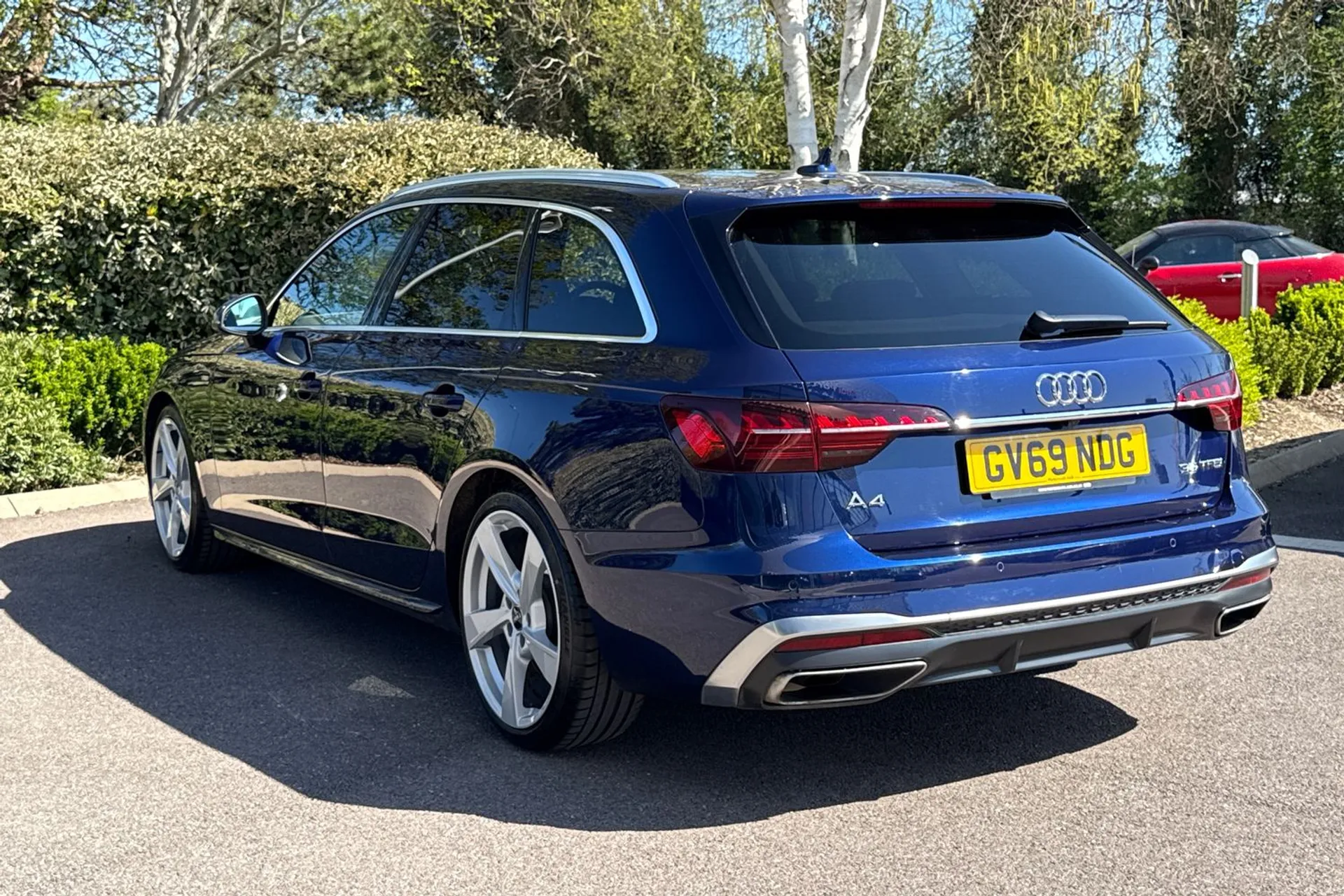 Audi A4 thumbnail image number 18