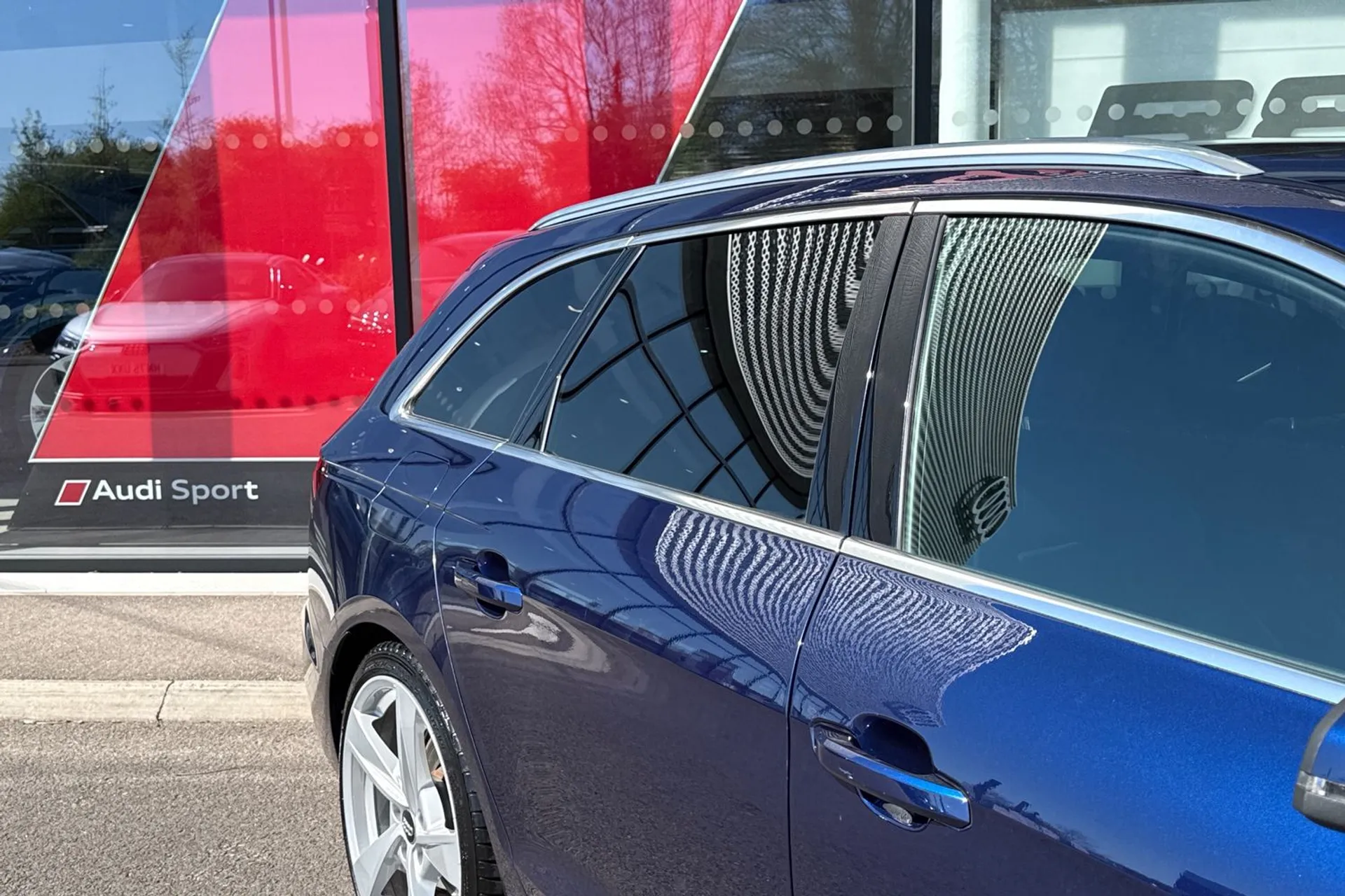 Audi A4 thumbnail image number 25