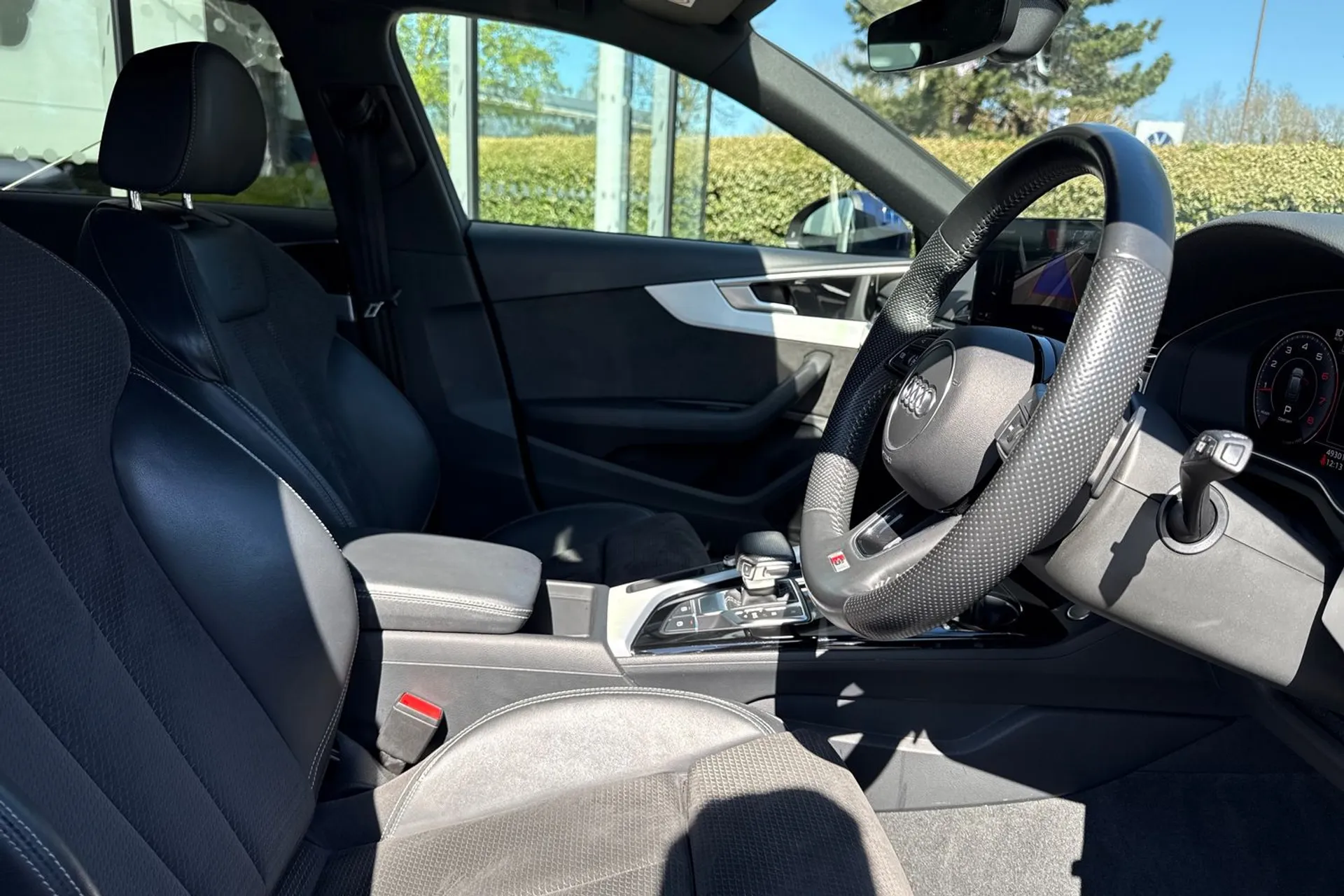 Audi A4 thumbnail image number 44