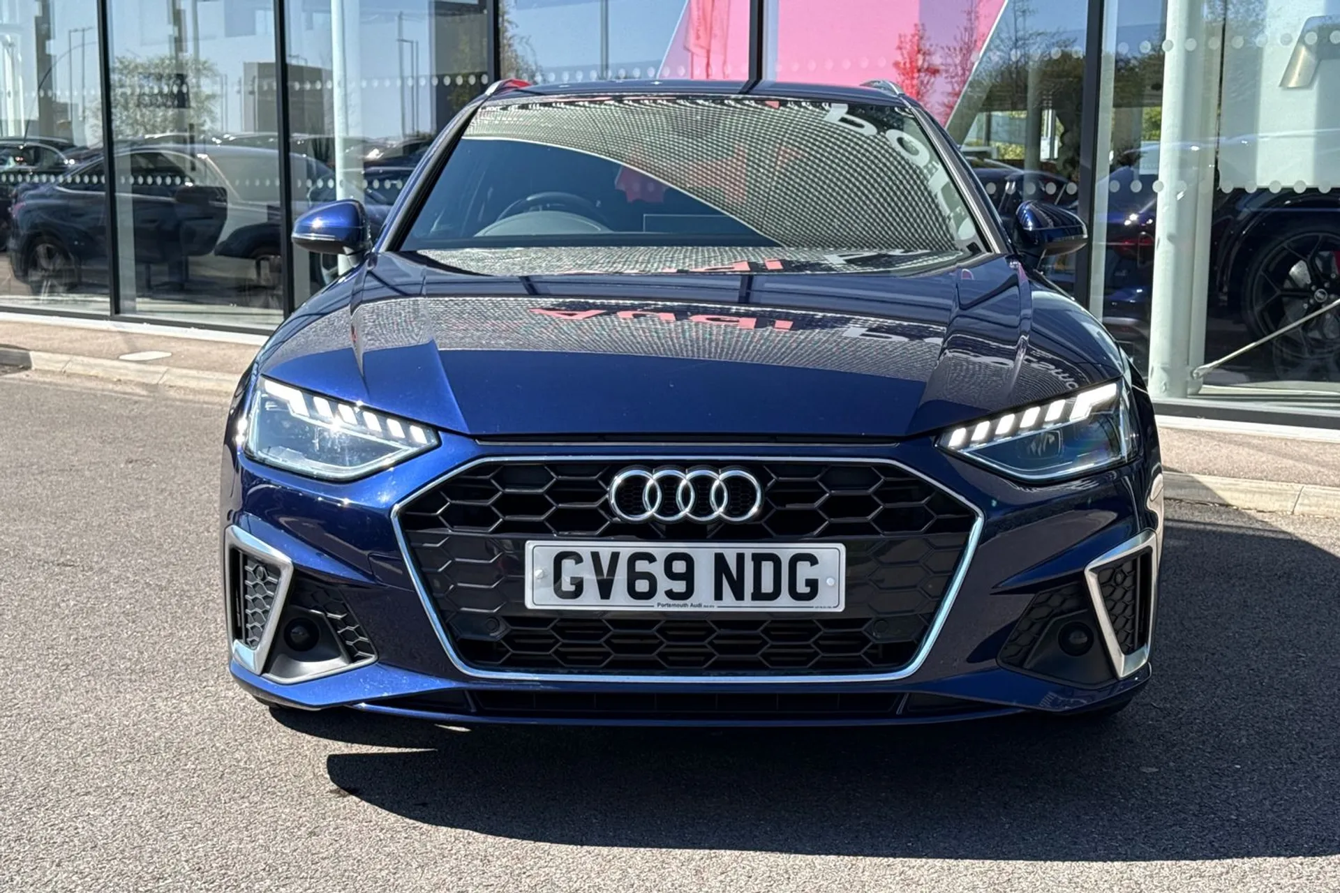 Audi A4 thumbnail image number 10