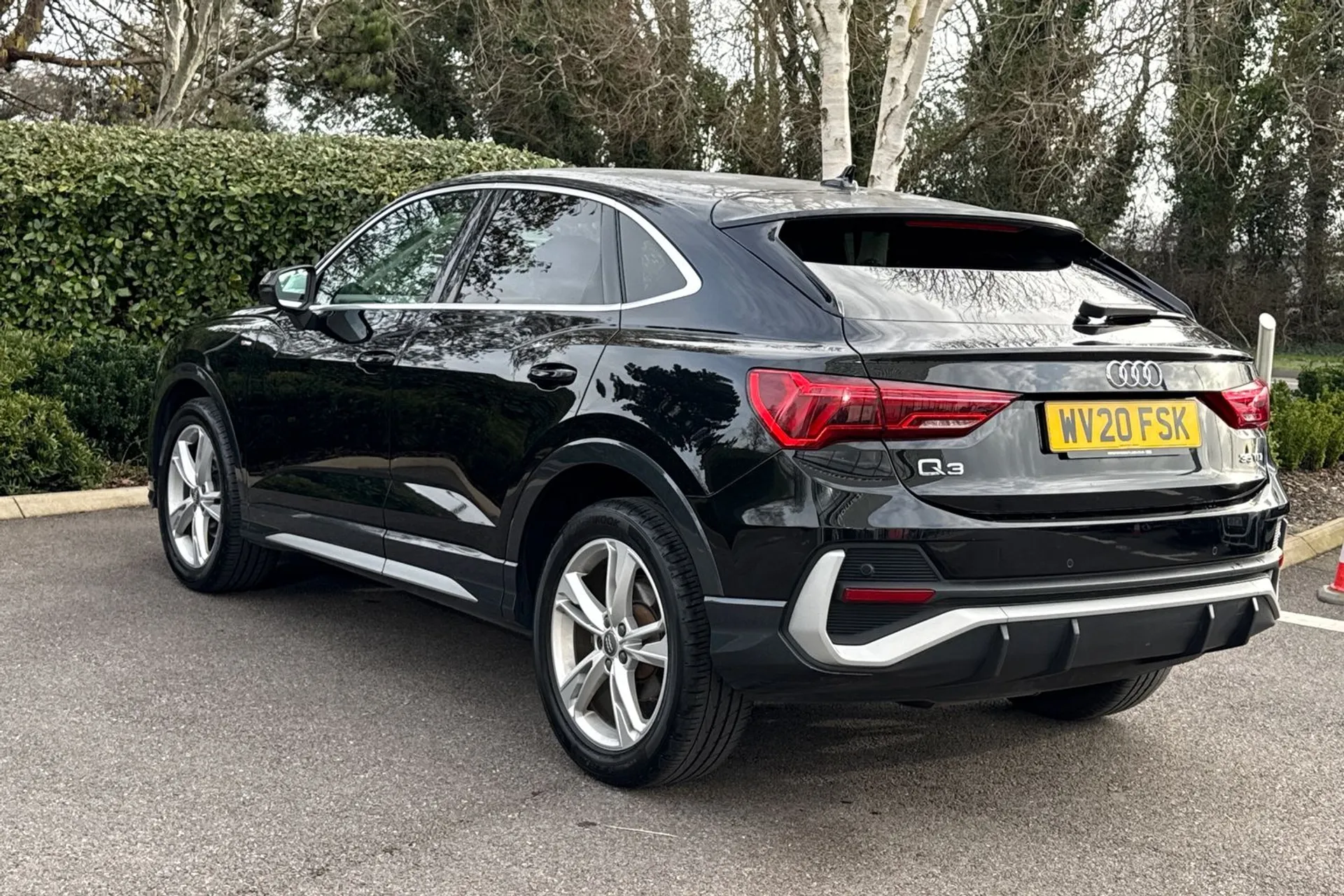 Audi Q3 thumbnail image number 17