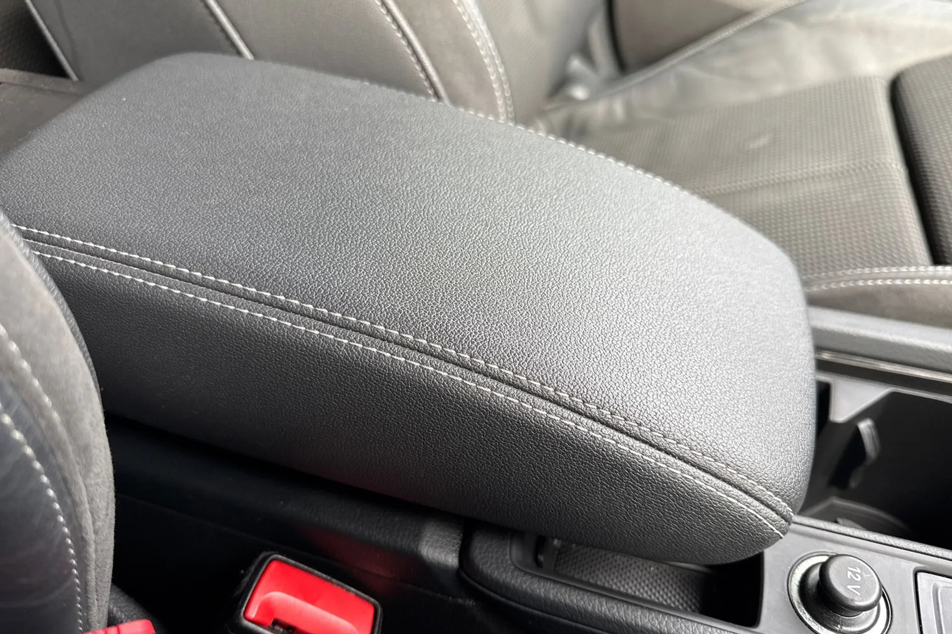 Audi Q3 thumbnail image number 43