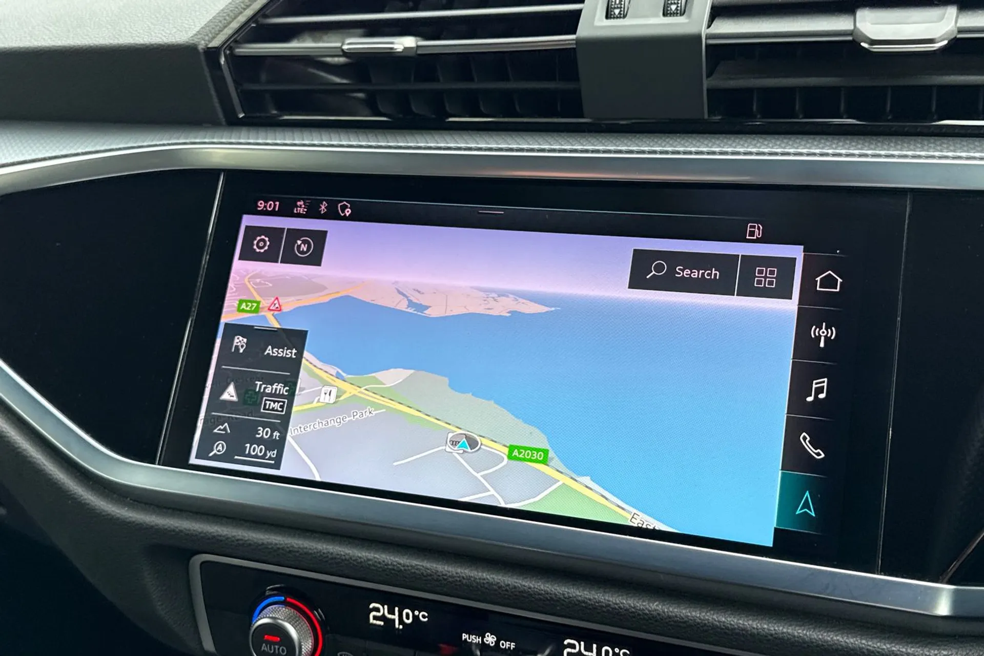 Audi Q3 thumbnail image number 29