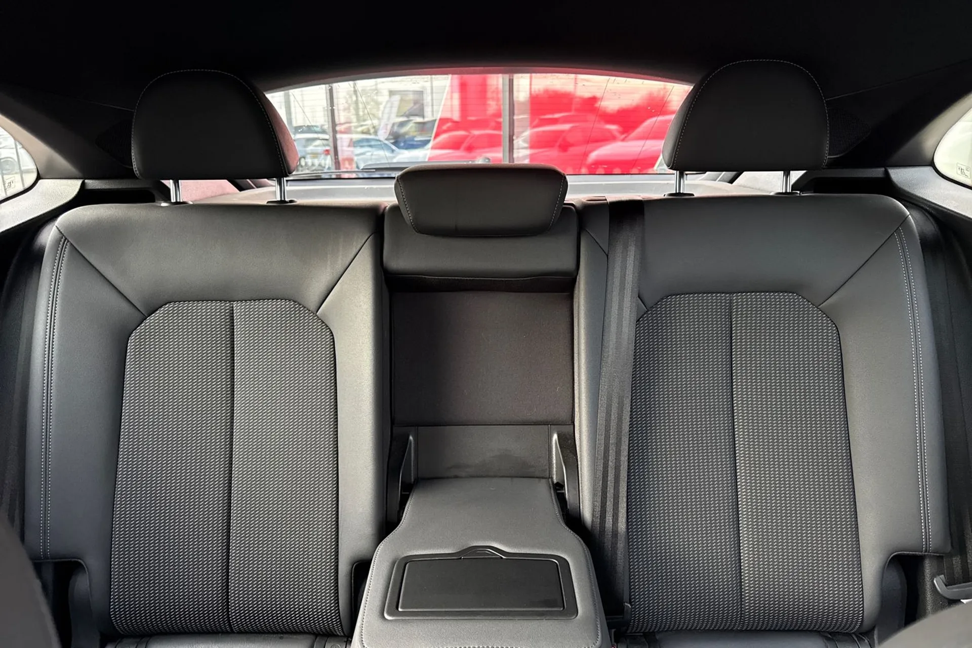 Audi Q3 thumbnail image number 44