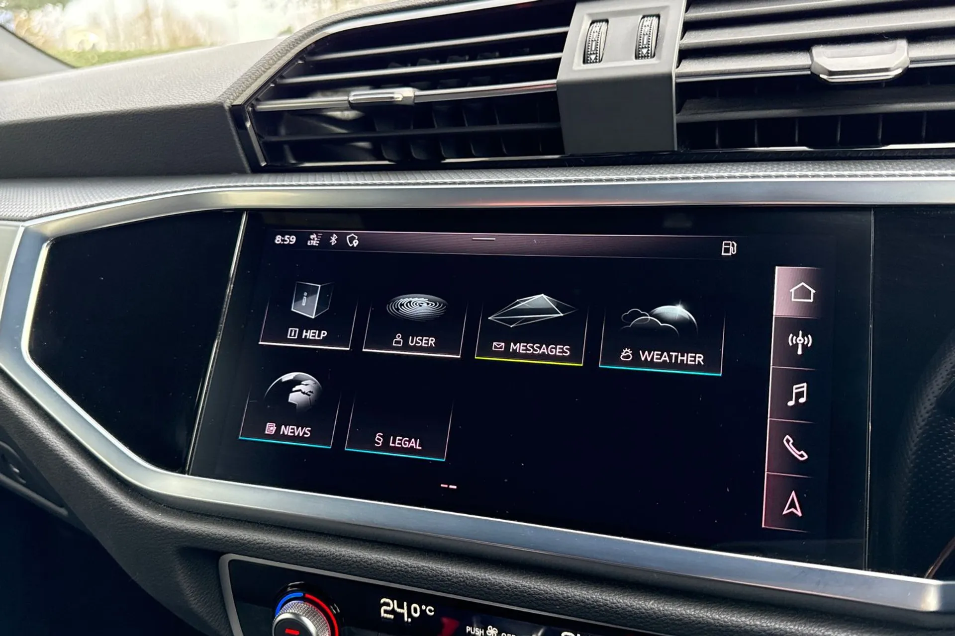 Audi Q3 thumbnail image number 20