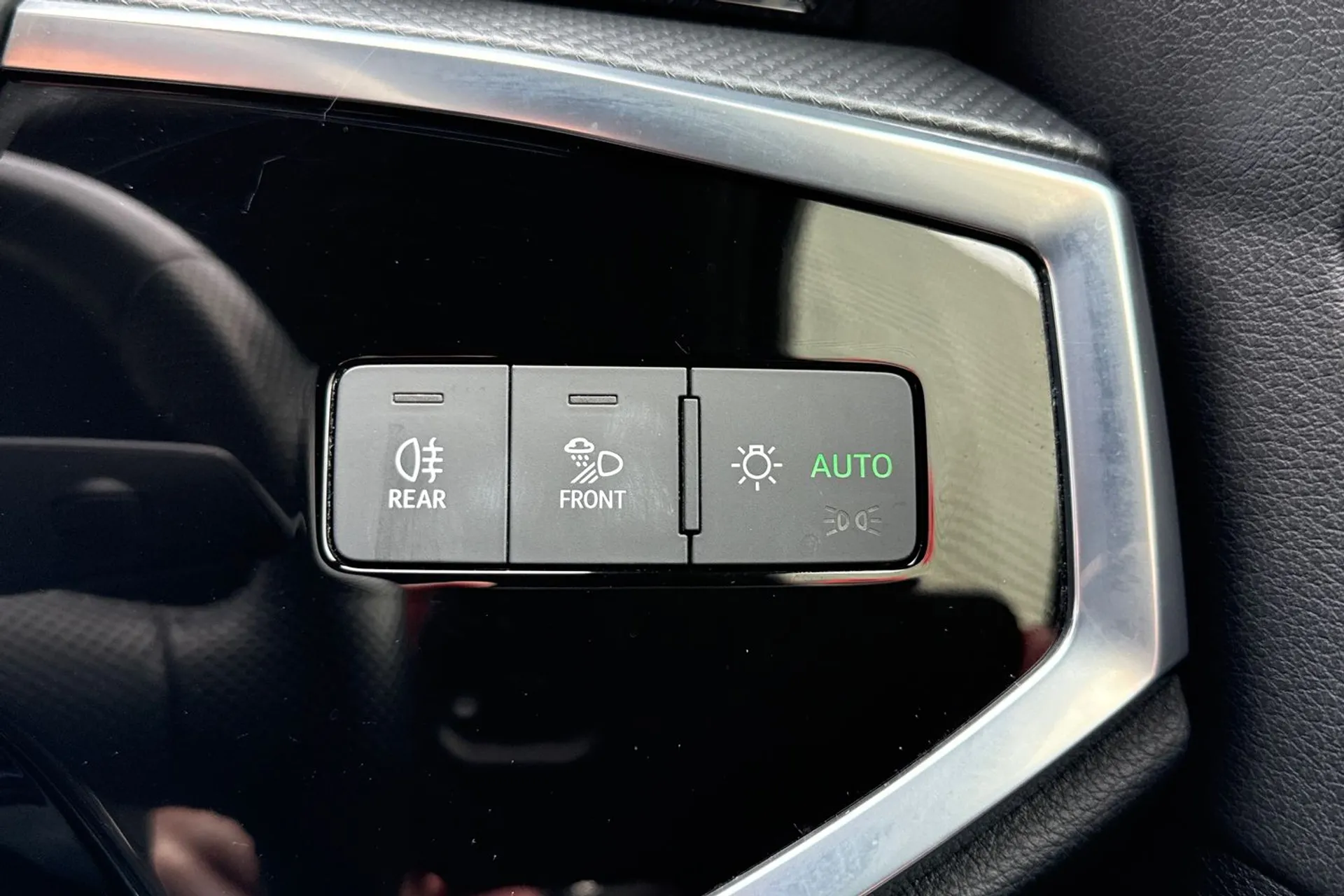 Audi Q3 thumbnail image number 33