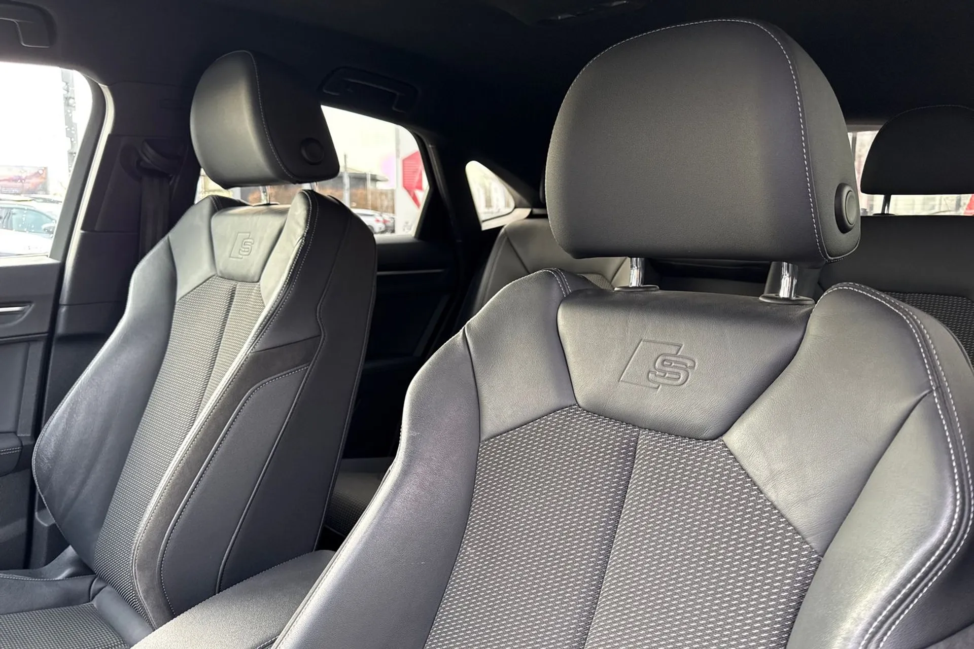 Audi Q3 thumbnail image number 45