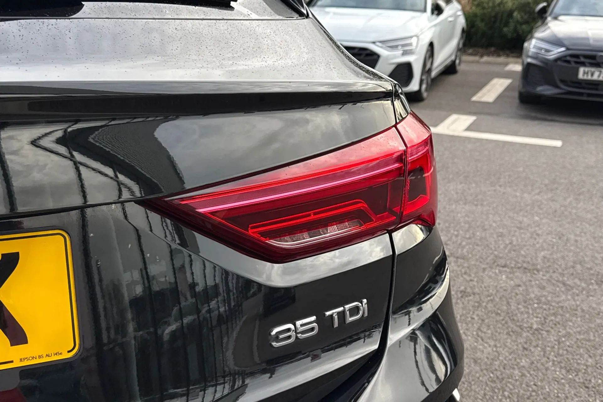 Audi Q3 thumbnail image number 37