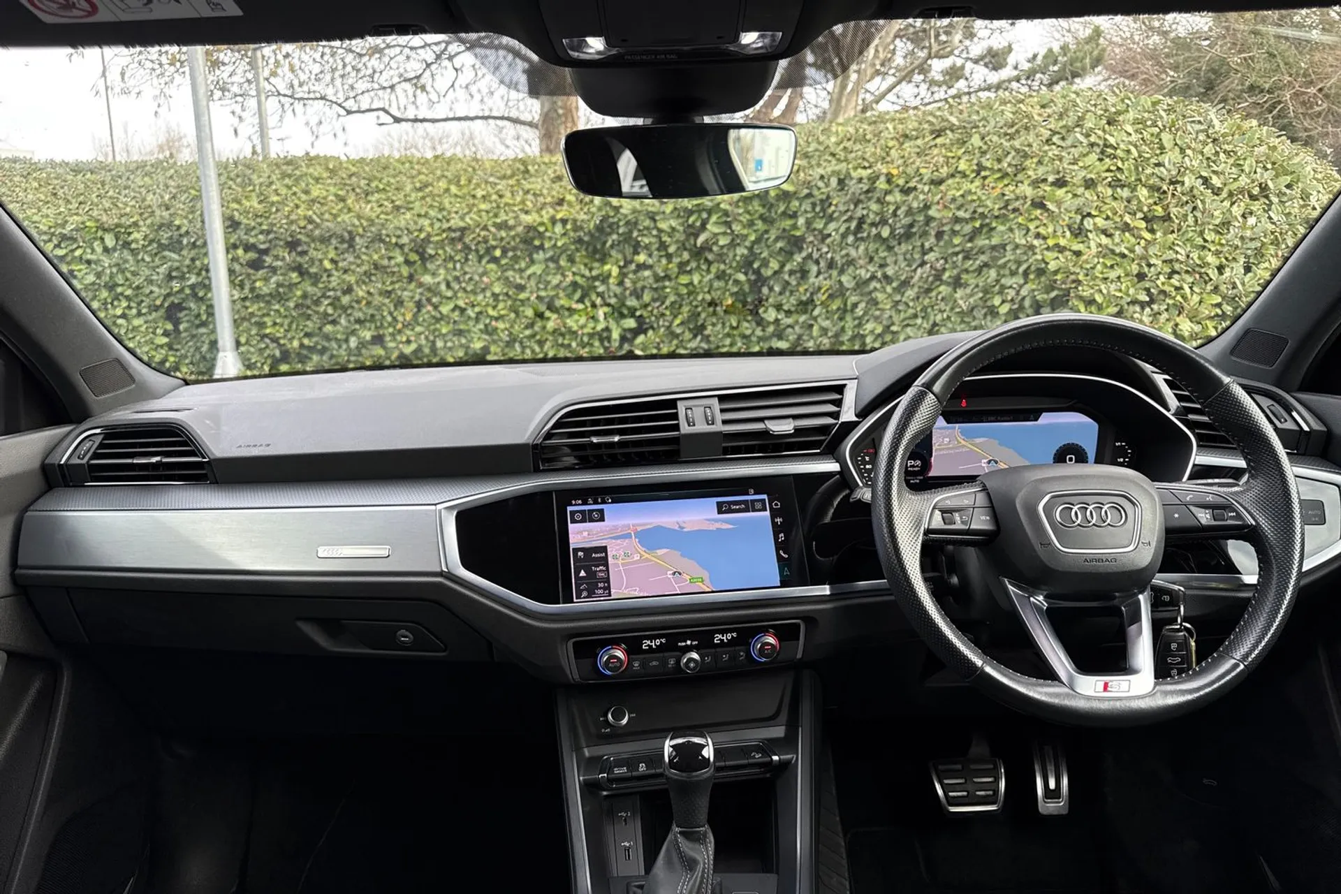 Audi Q3 thumbnail image number 3