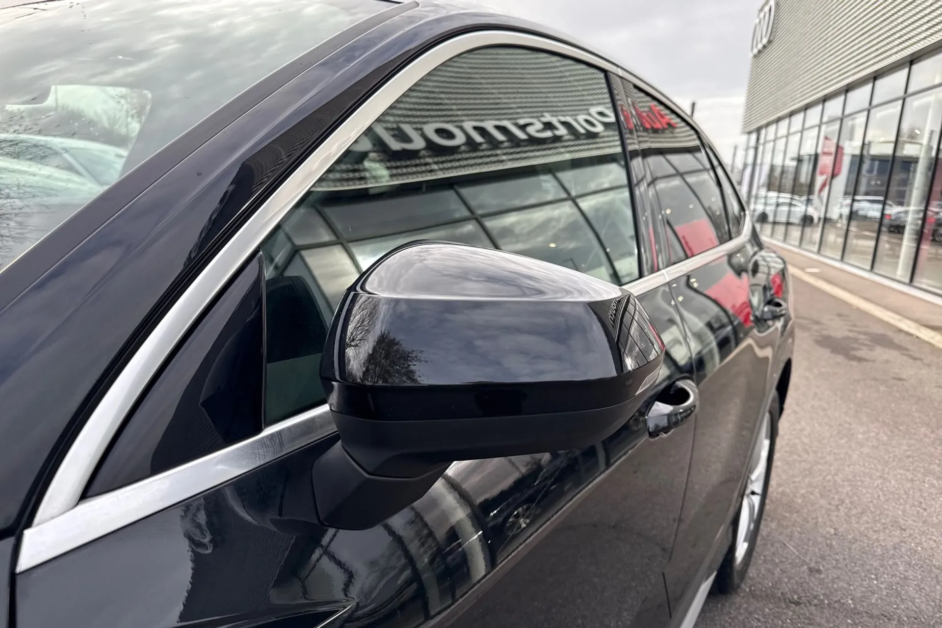 Audi Q3 thumbnail image number 28