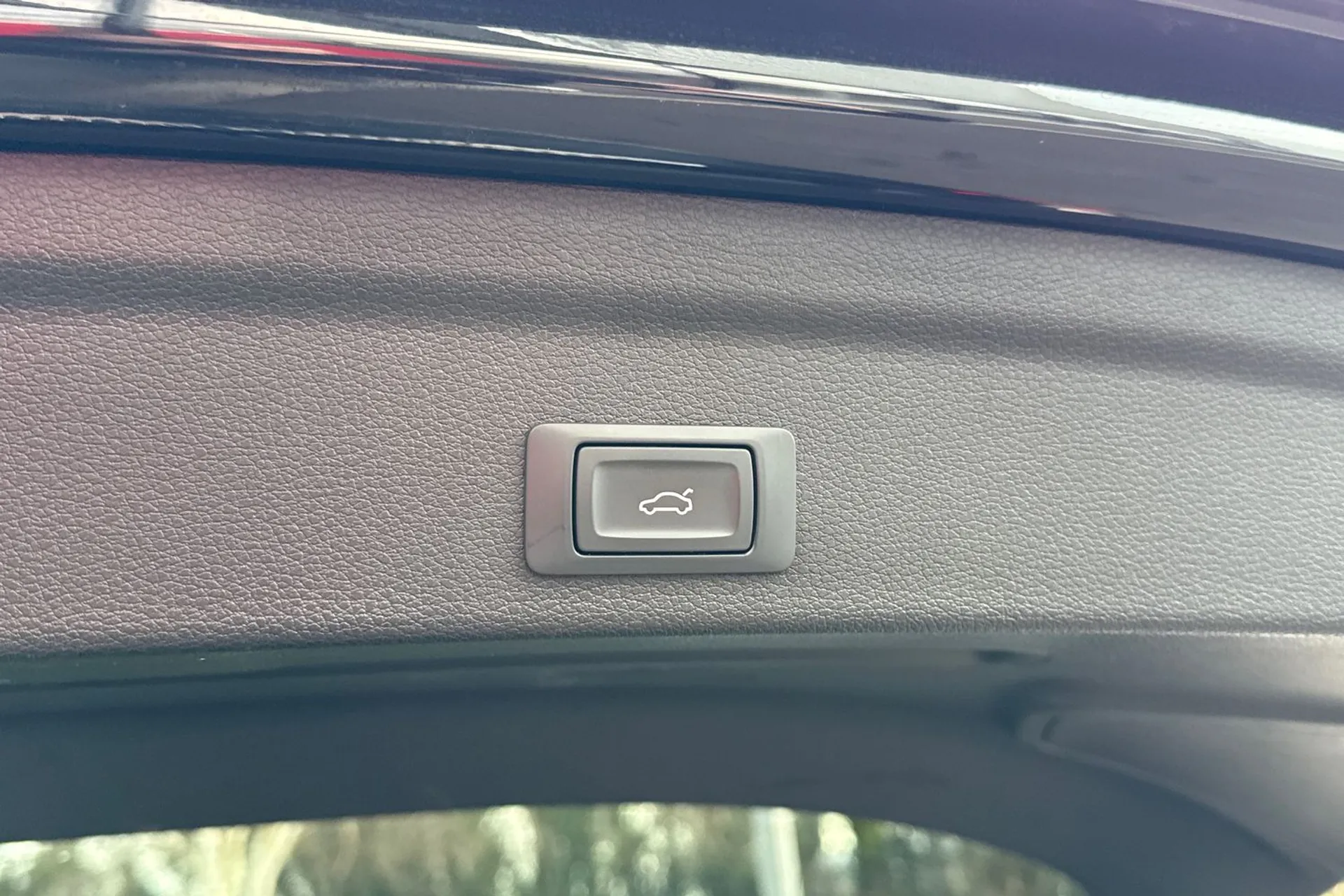 Audi Q3 thumbnail image number 32