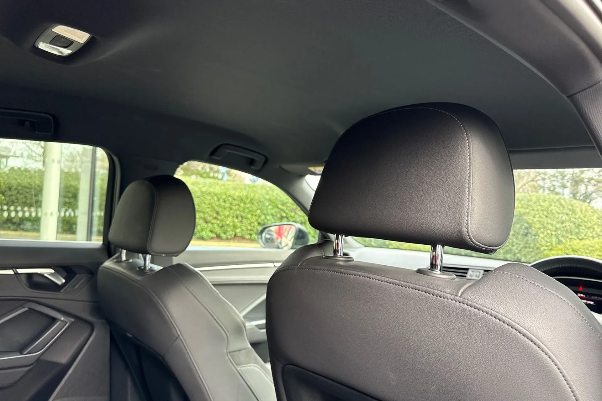 Audi Q3 thumbnail image number 36